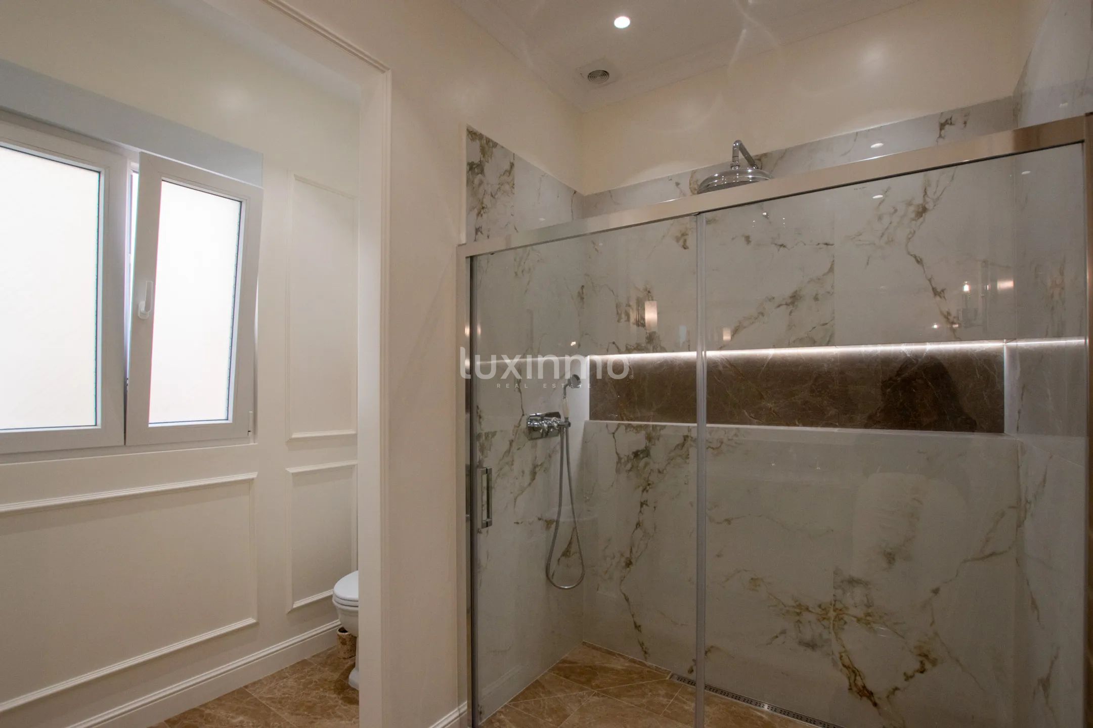 Appartement entièrement rénové dans le centre d'Alicante — photo 23