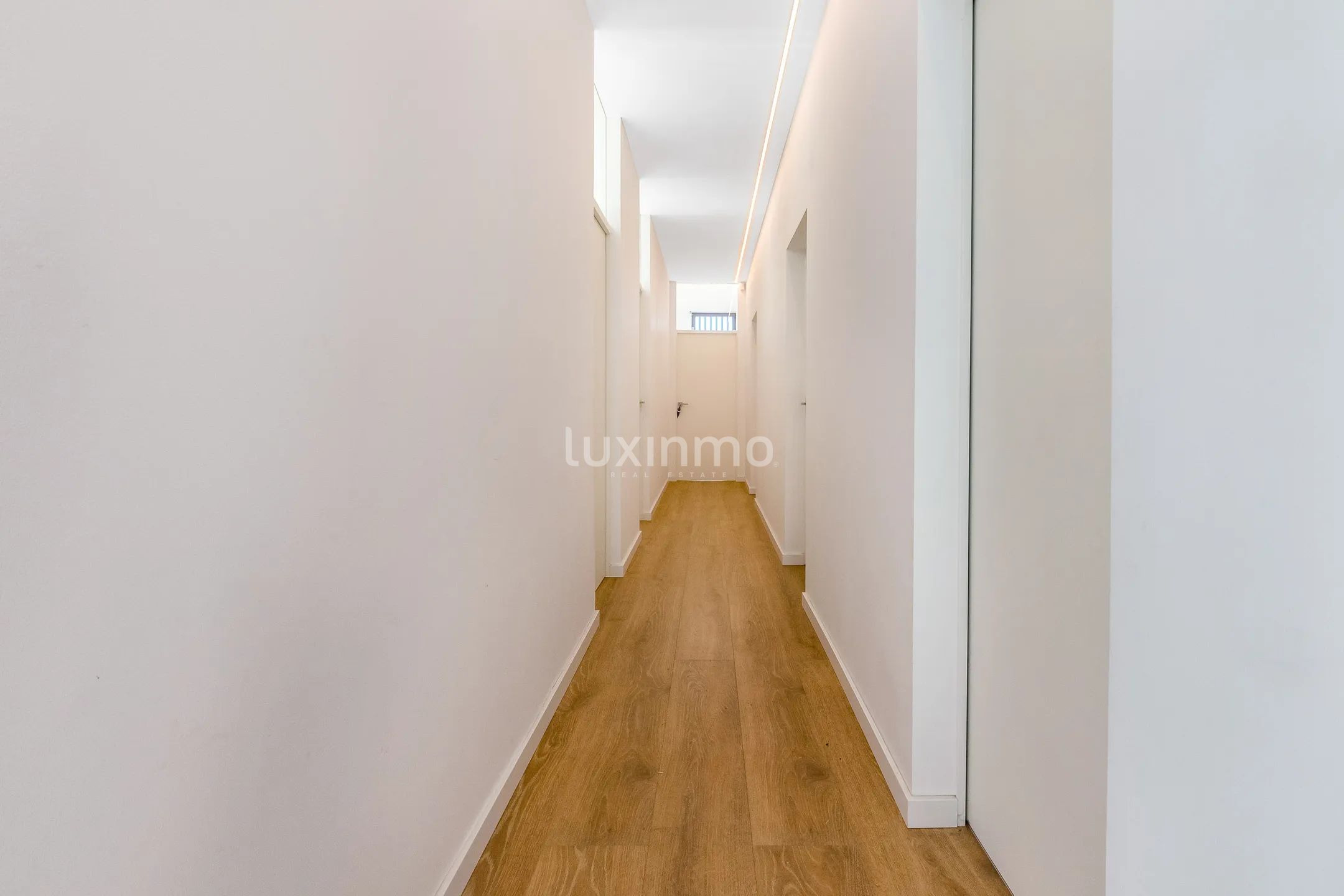 Роскошный и современный дом с 4 спальнями в сельской местности Финестрат — photo 14