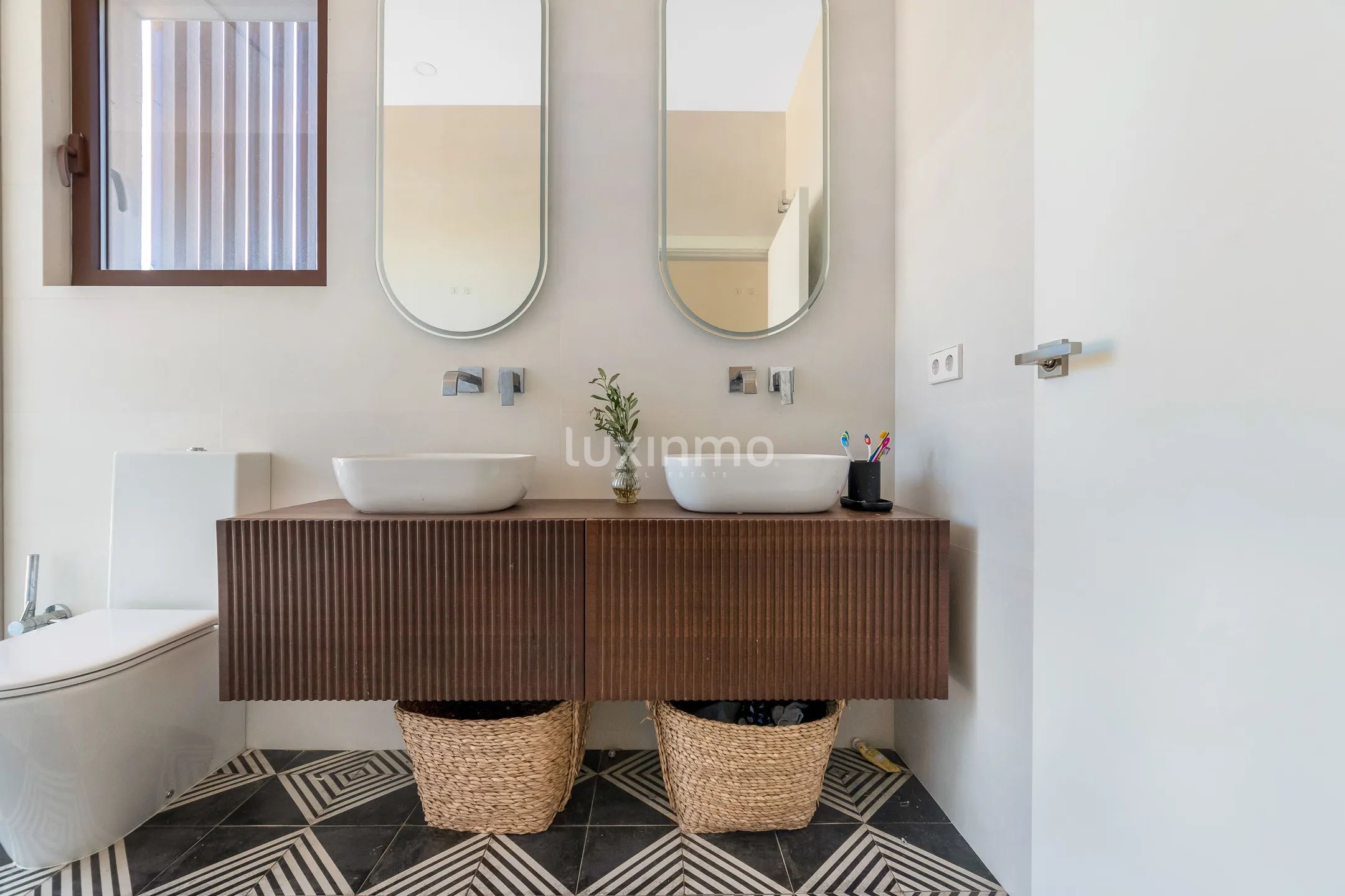 Роскошный и современный дом с 4 спальнями в сельской местности Финестрат — photo 22