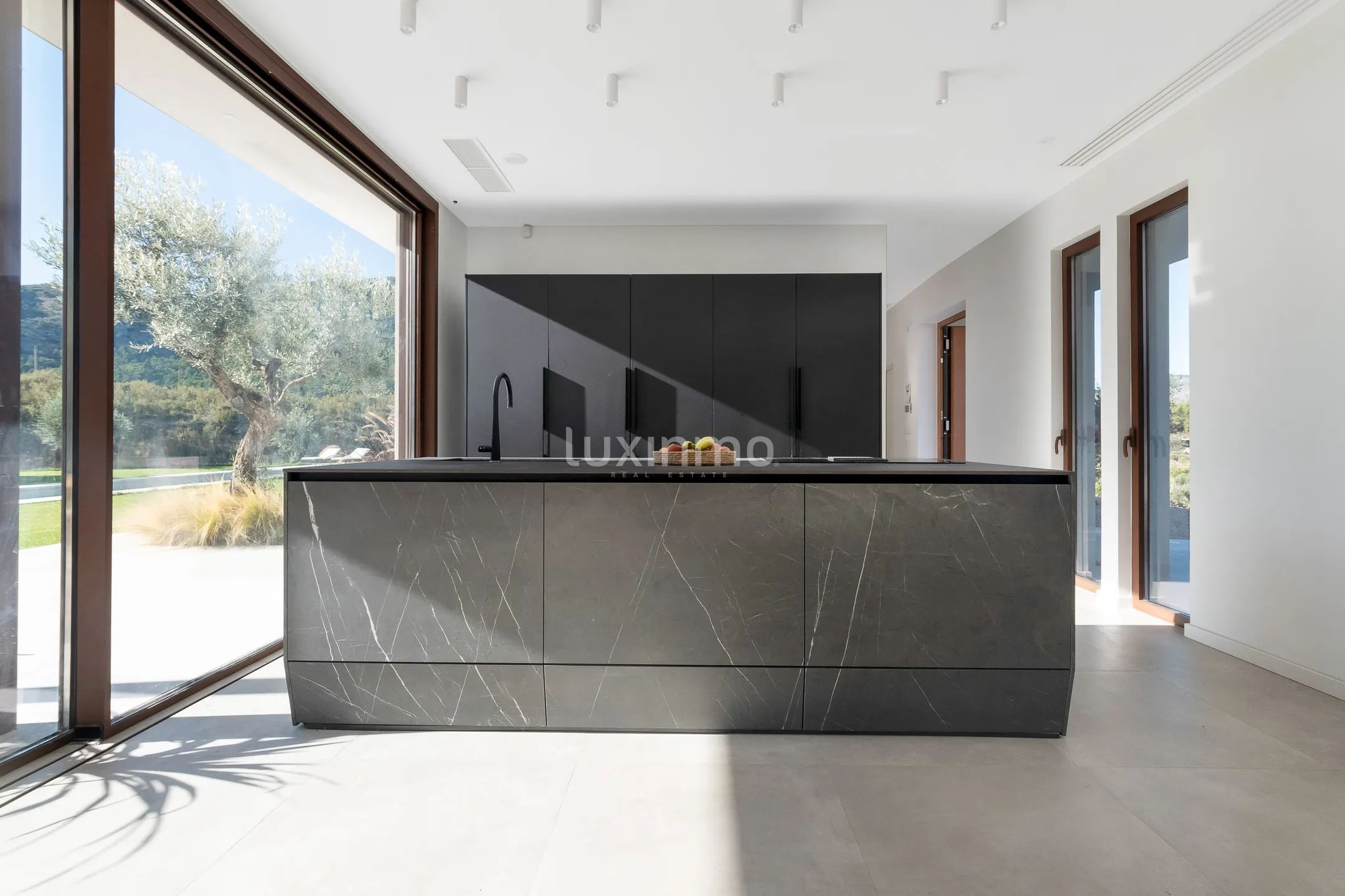 Роскошный и современный дом с 4 спальнями в сельской местности Финестрат — photo 9