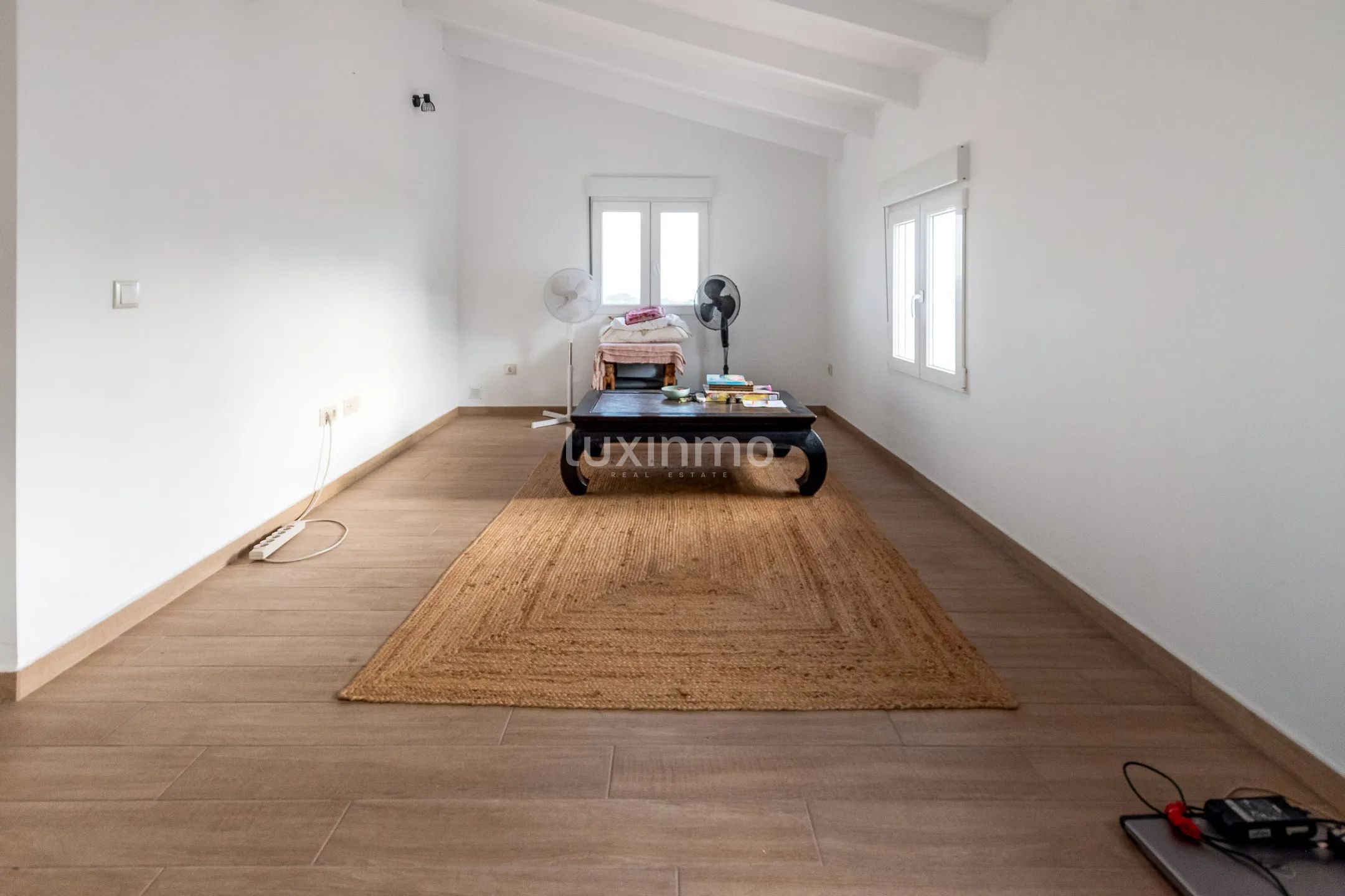 Urocza, odnowiona Finca z 4 sypialniami w La Nucia — photo 26