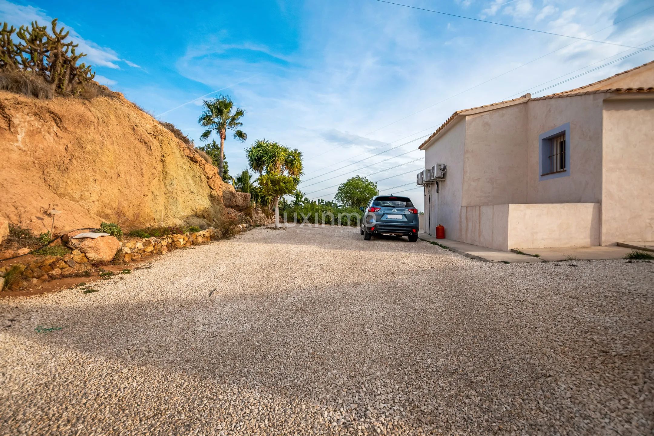 Urocza, odnowiona Finca z 4 sypialniami w La Nucia — photo 35