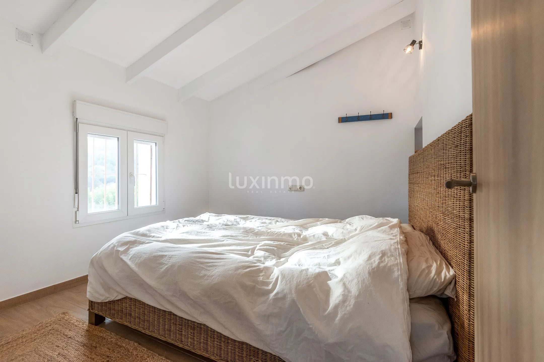 Urocza, odnowiona Finca z 4 sypialniami w La Nucia — photo 24