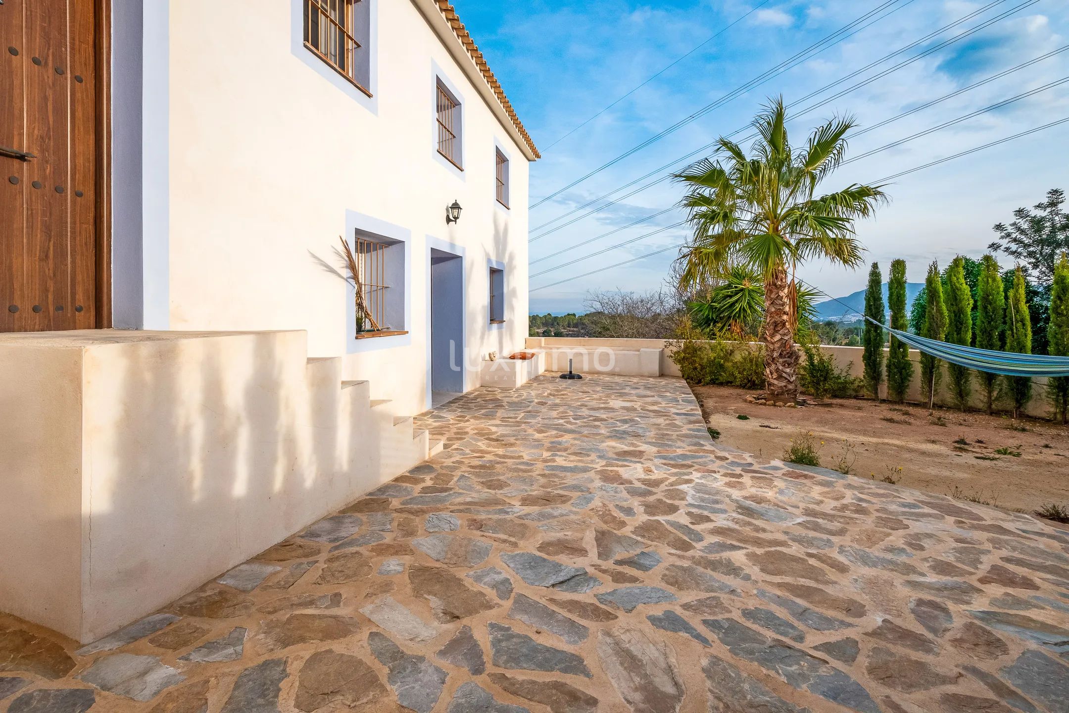Urocza, odnowiona Finca z 4 sypialniami w La Nucia — photo 27