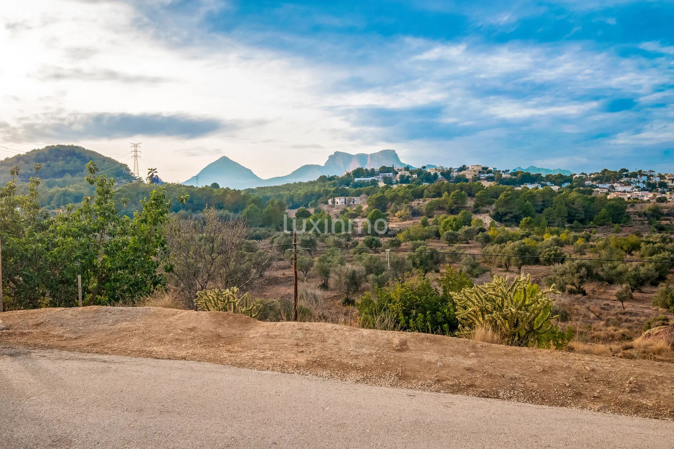 Urocza, odnowiona Finca z 4 sypialniami w La Nucia — photo 32