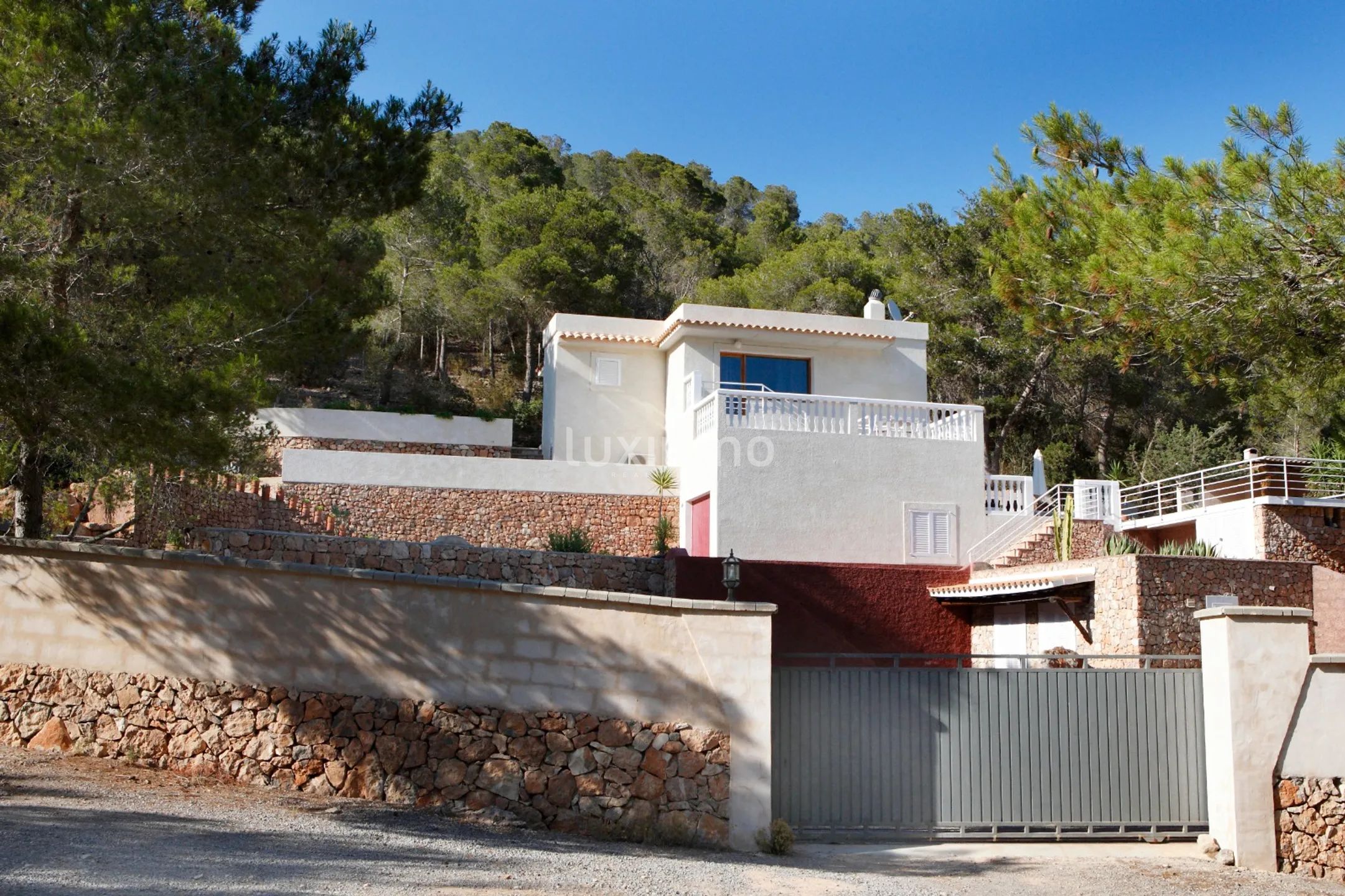 Preciosa villa mediterránea con licencia turística en Sa Caleta, Ibiza — photo 1