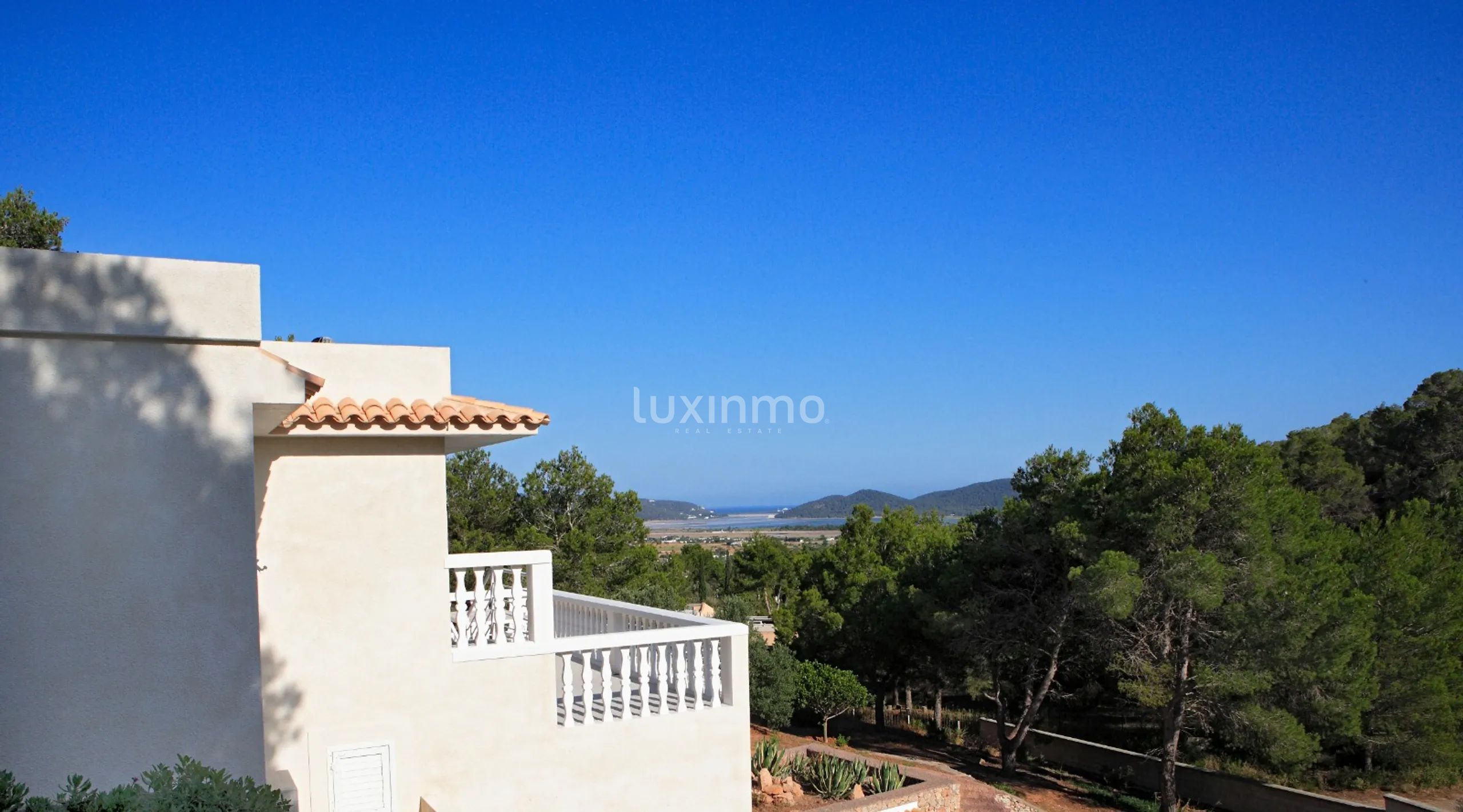 Preciosa villa mediterránea con licencia turística en Sa Caleta, Ibiza — photo 5