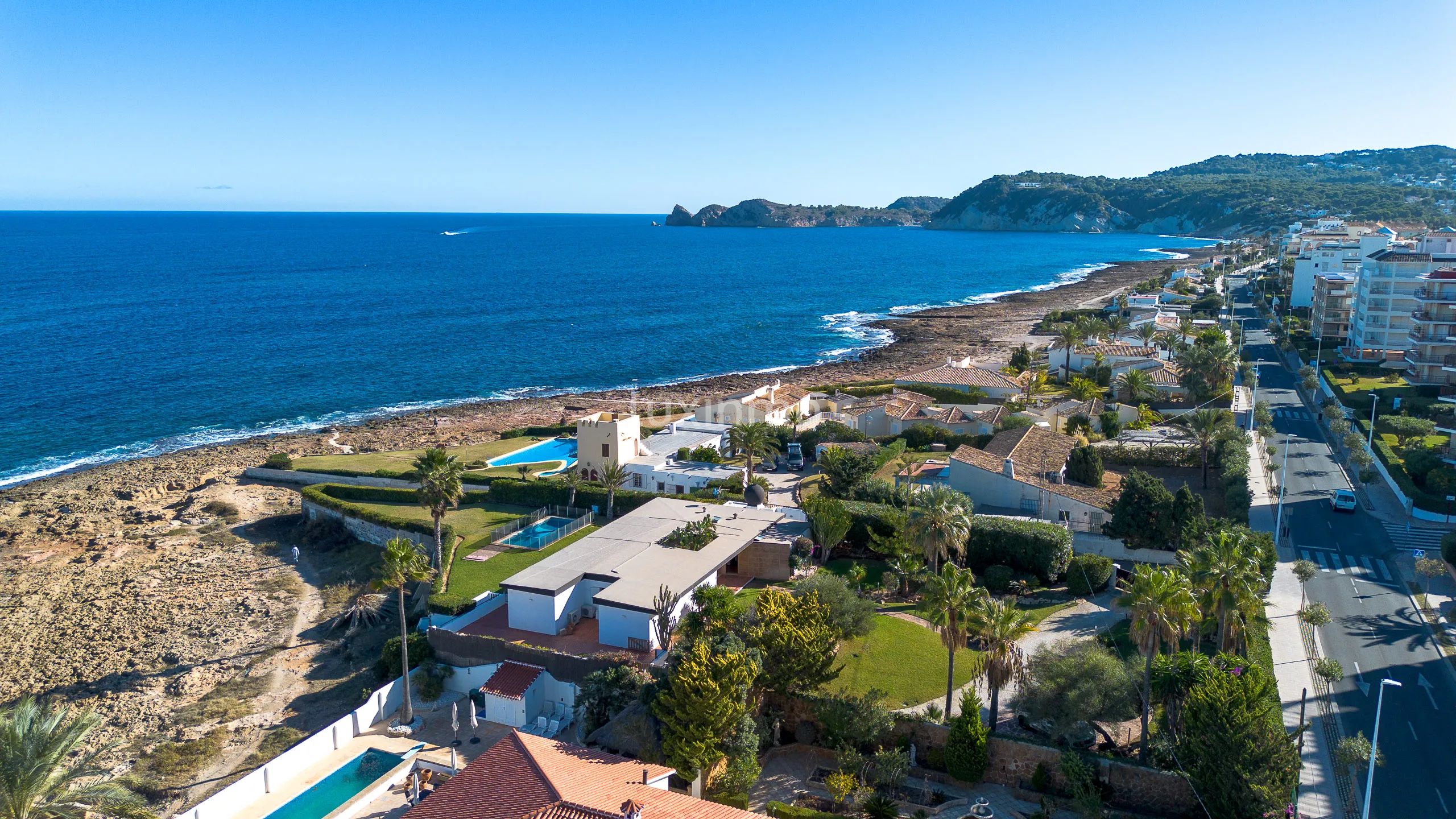 Superbe maison indépendante de 4 chambres avec vue sur la mer et la montagne à El Arenal, Jávea — photo 5