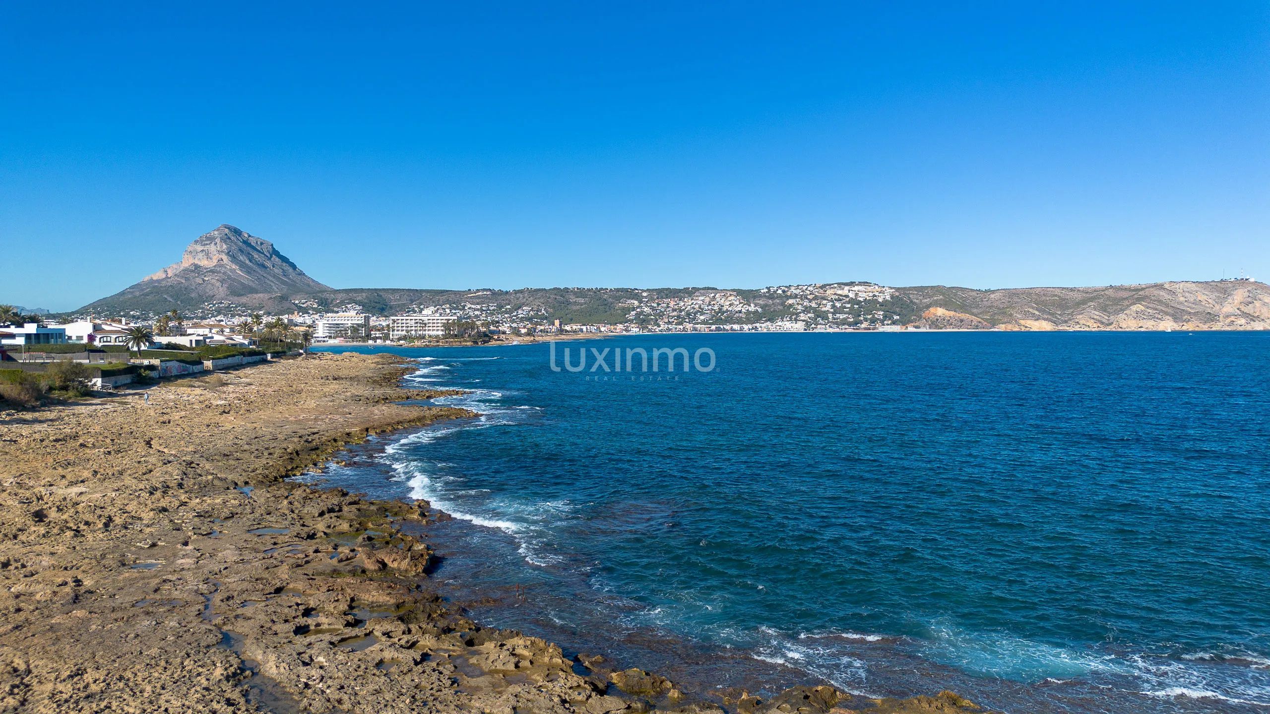 Superbe maison indépendante de 4 chambres avec vue sur la mer et la montagne à El Arenal, Jávea — photo 24