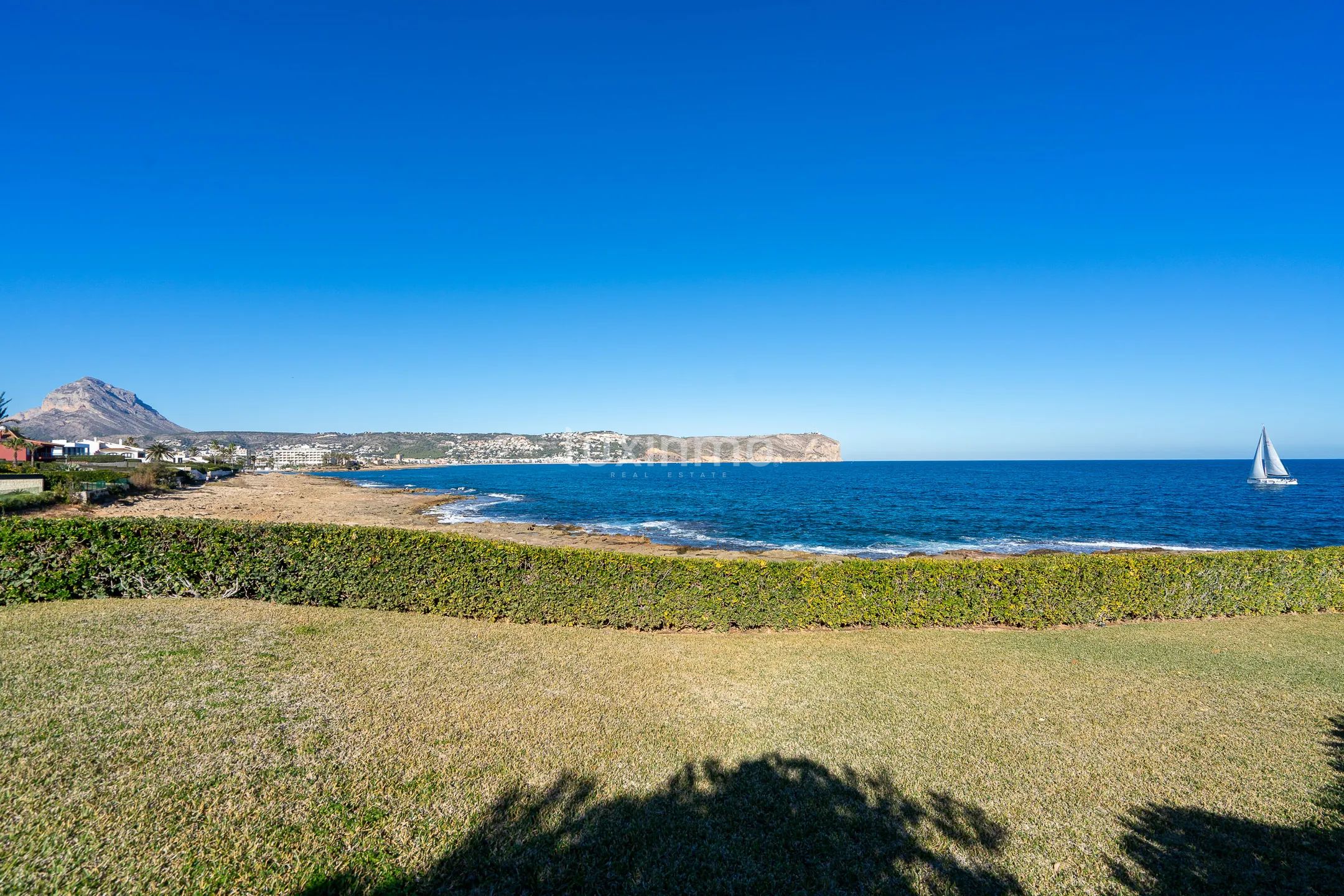 Atemberaubendes 4-Schlafzimmer-Haus mit Meer- und Bergblick in El Arenal, Jávea — photo 23