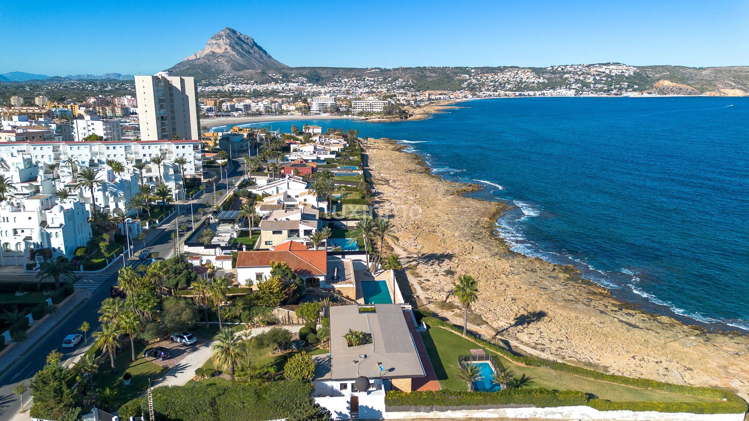 Superbe maison indépendante de 4 chambres avec vue sur la mer et la montagne à El Arenal, Jávea — photo 1