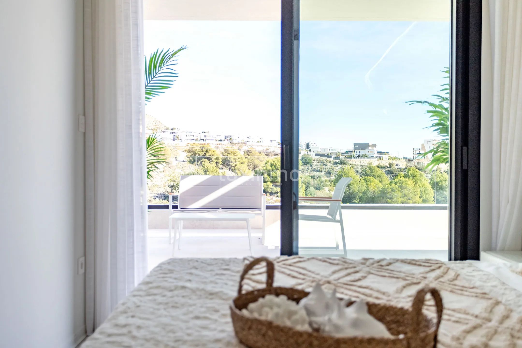 Newly built flat for sale with sea views in Finestrat — photo 16