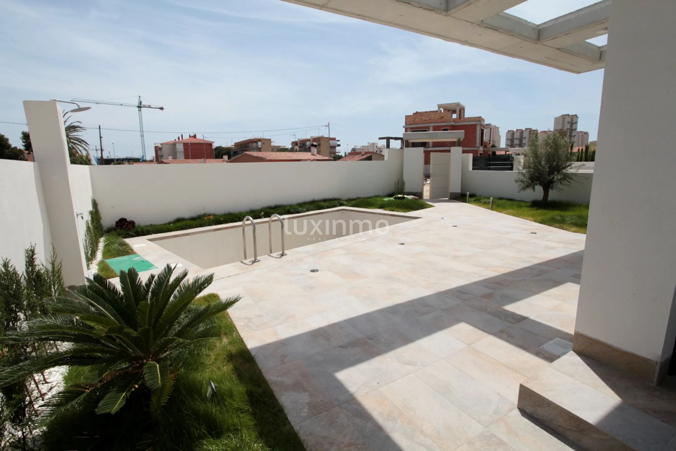 Lujosa Villa Moderna con Piscina Privada en El Campello — photo 13