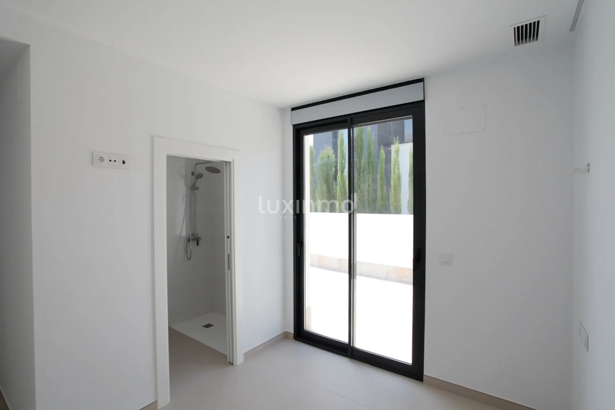 Lujosa Villa Moderna con Piscina Privada en El Campello — photo 12