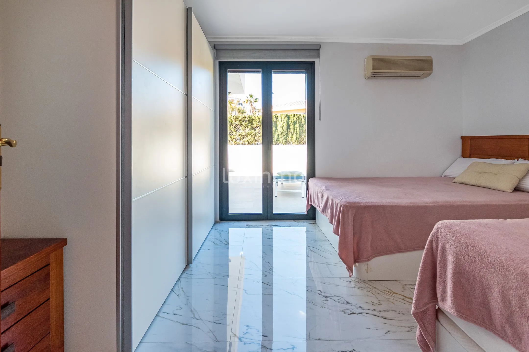 Modernes freistehendes Haus mit privatem Pool in Pueblo Acantilado, El Campello — photo 18