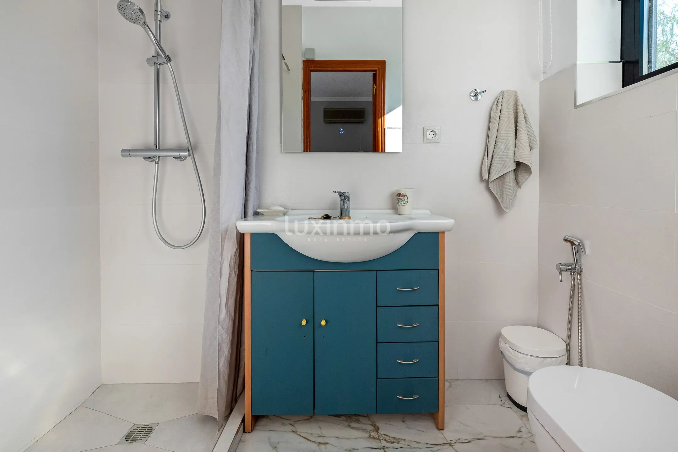 Modernes freistehendes Haus mit privatem Pool in Pueblo Acantilado, El Campello — photo 14