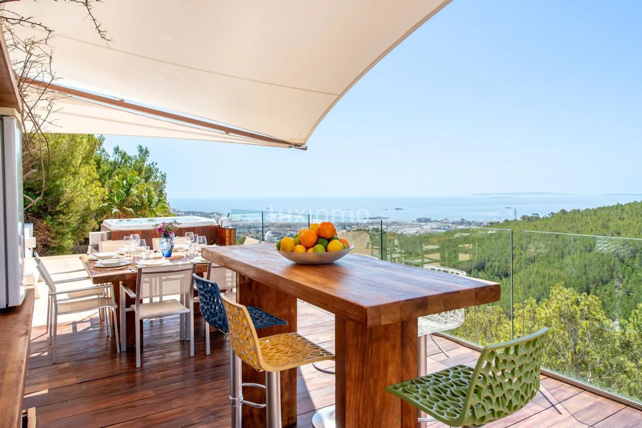 Spektakularna willa w wyjątkowej lokalizacji na Ibizie z panoramicznym widokiem na morze — photo 30