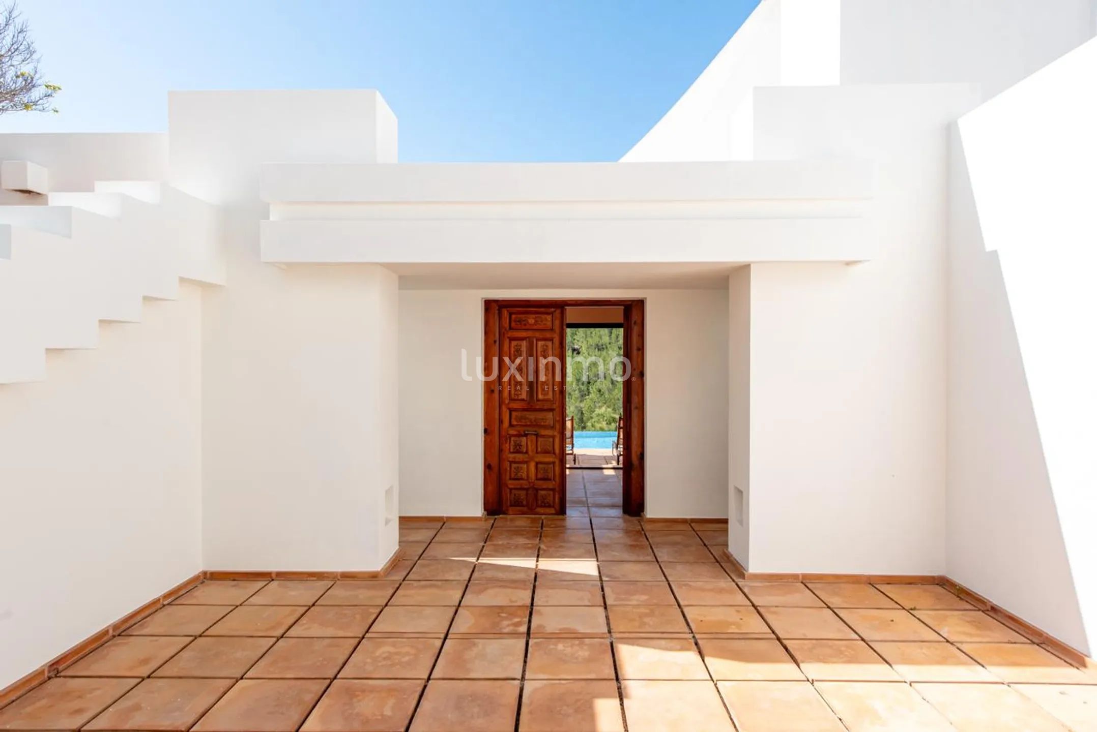 Spektakularna willa w wyjątkowej lokalizacji na Ibizie z panoramicznym widokiem na morze — photo 9
