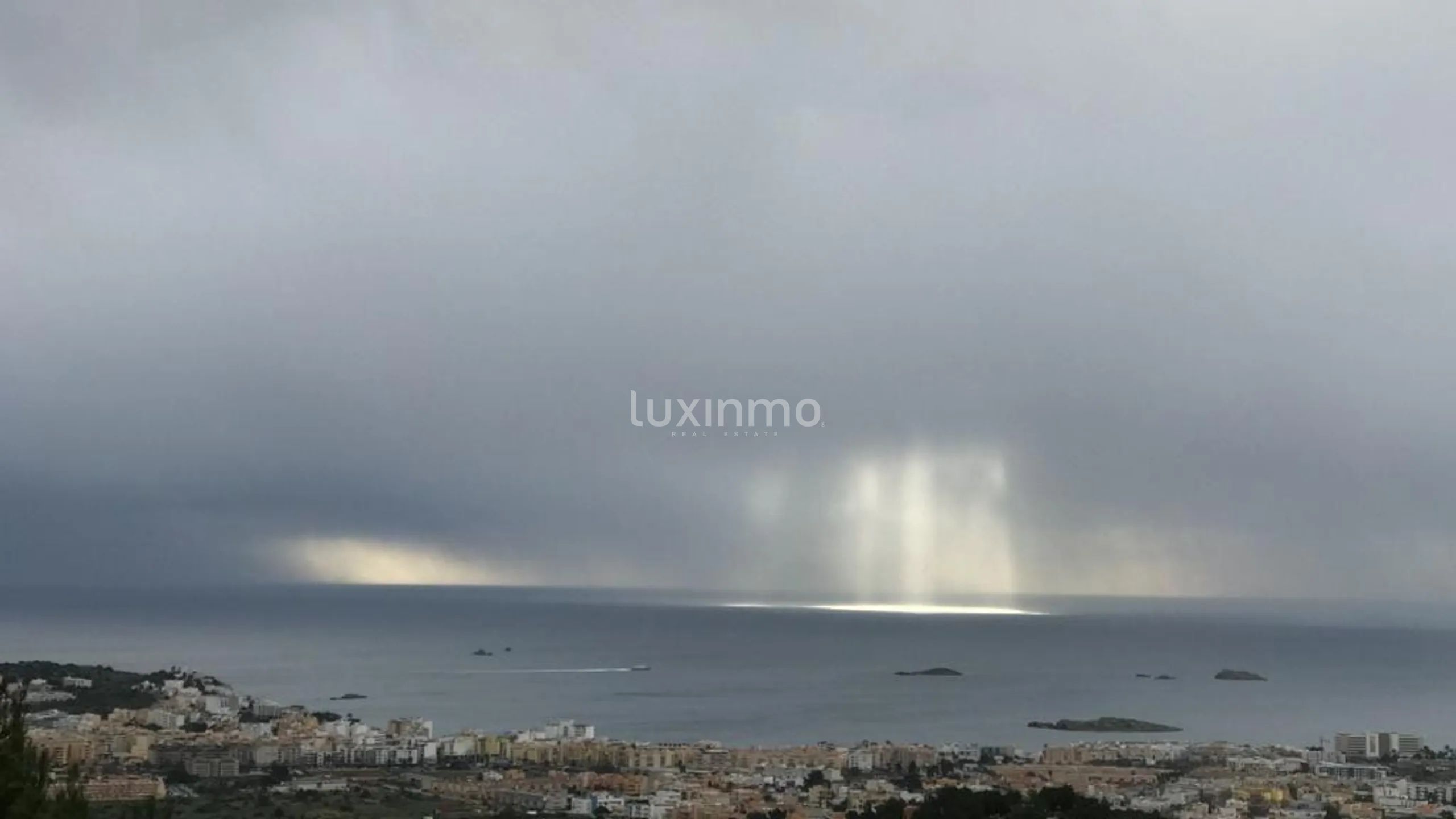 Spektakularna willa w wyjątkowej lokalizacji na Ibizie z panoramicznym widokiem na morze — photo 69
