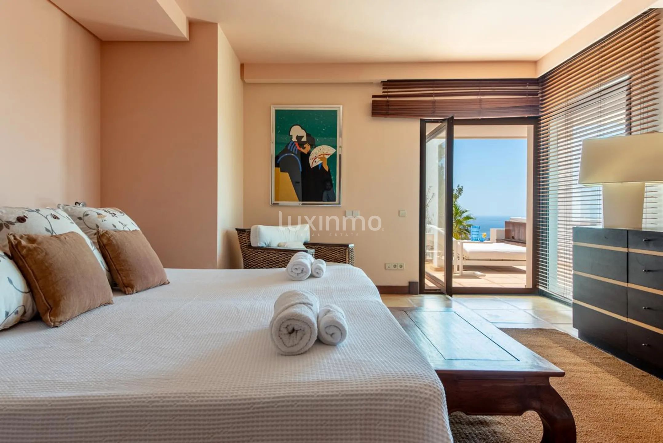 Spektakularna willa w wyjątkowej lokalizacji na Ibizie z panoramicznym widokiem na morze — photo 65