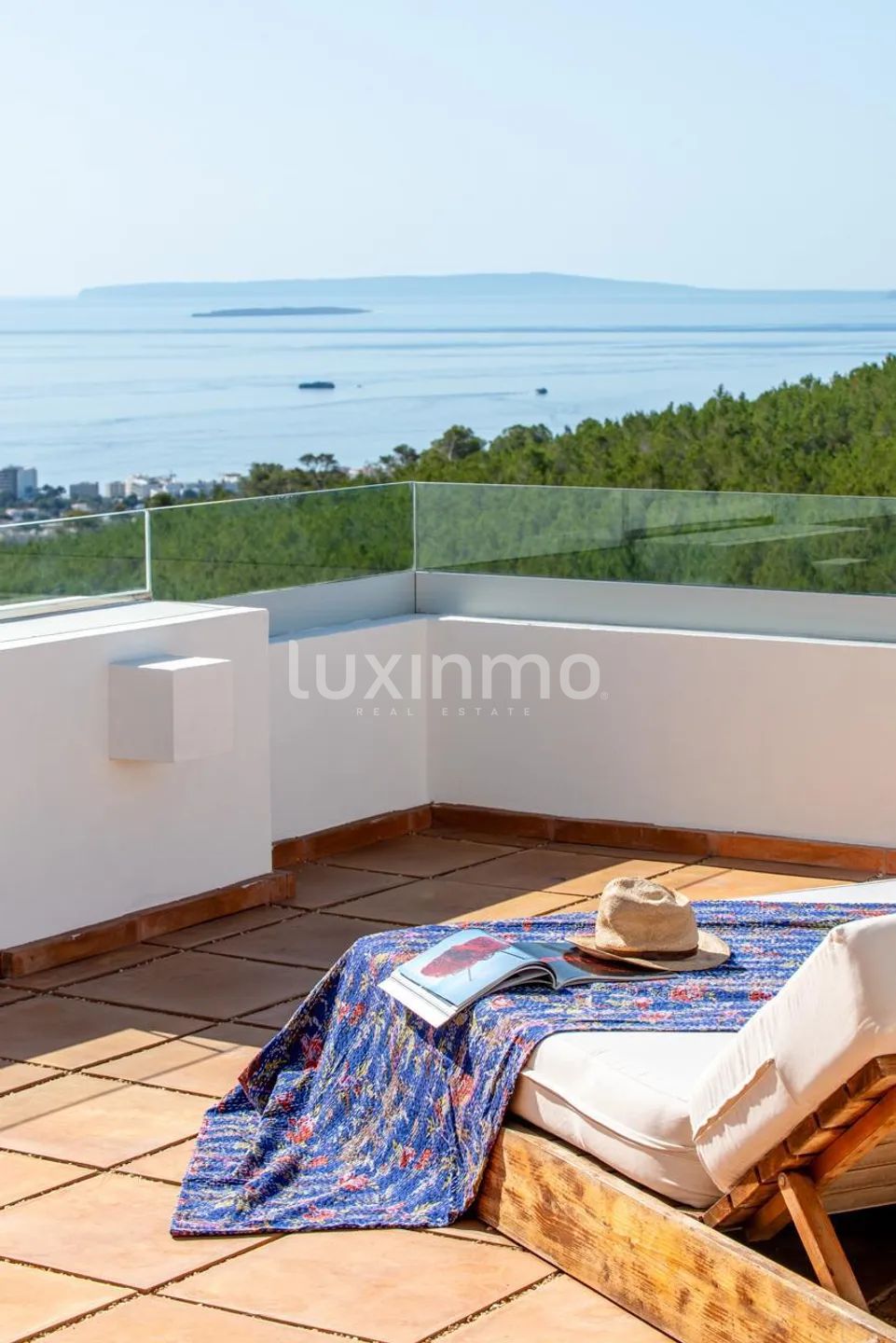 Spektakularna willa w wyjątkowej lokalizacji na Ibizie z panoramicznym widokiem na morze — photo 44
