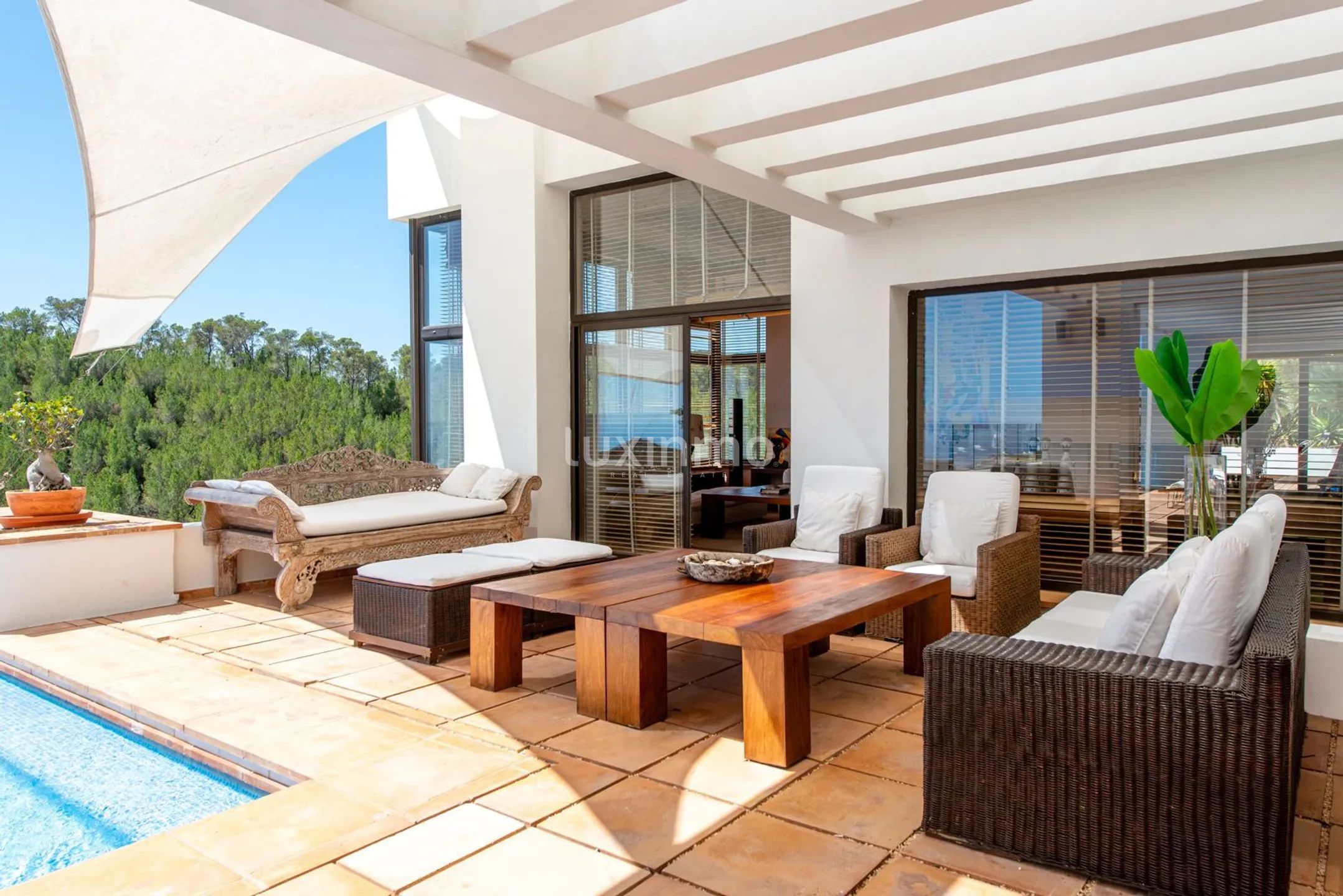 Spektakularna willa w wyjątkowej lokalizacji na Ibizie z panoramicznym widokiem na morze — photo 15
