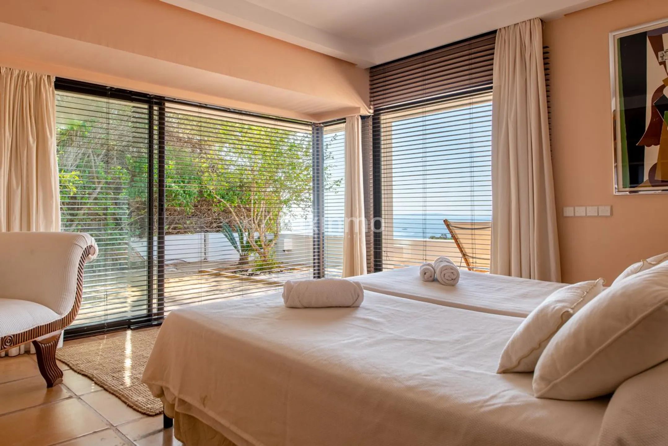Spektakularna willa w wyjątkowej lokalizacji na Ibizie z panoramicznym widokiem na morze — photo 33