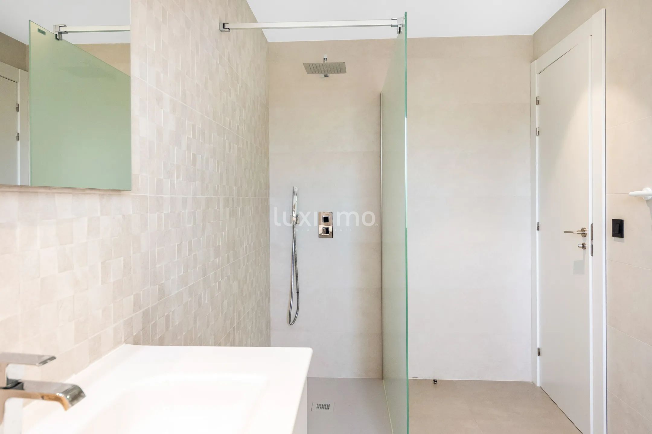 Stunning refurbished villa for sale in Alfaz del Pi — photo 21