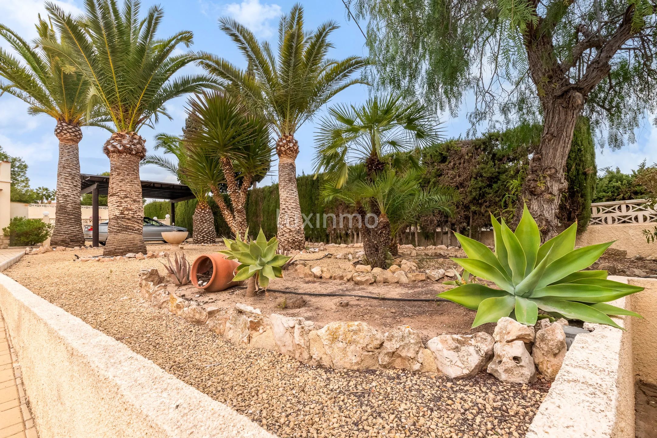 Очаровательный дом с потрясающим внутренним двором и бассейном в Альфас-дель-Пи — photo 37