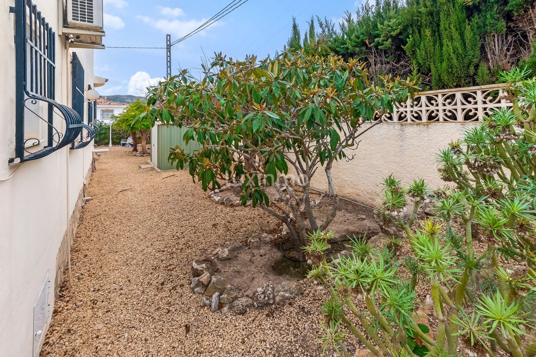 Очаровательный дом с потрясающим внутренним двором и бассейном в Альфас-дель-Пи — photo 34