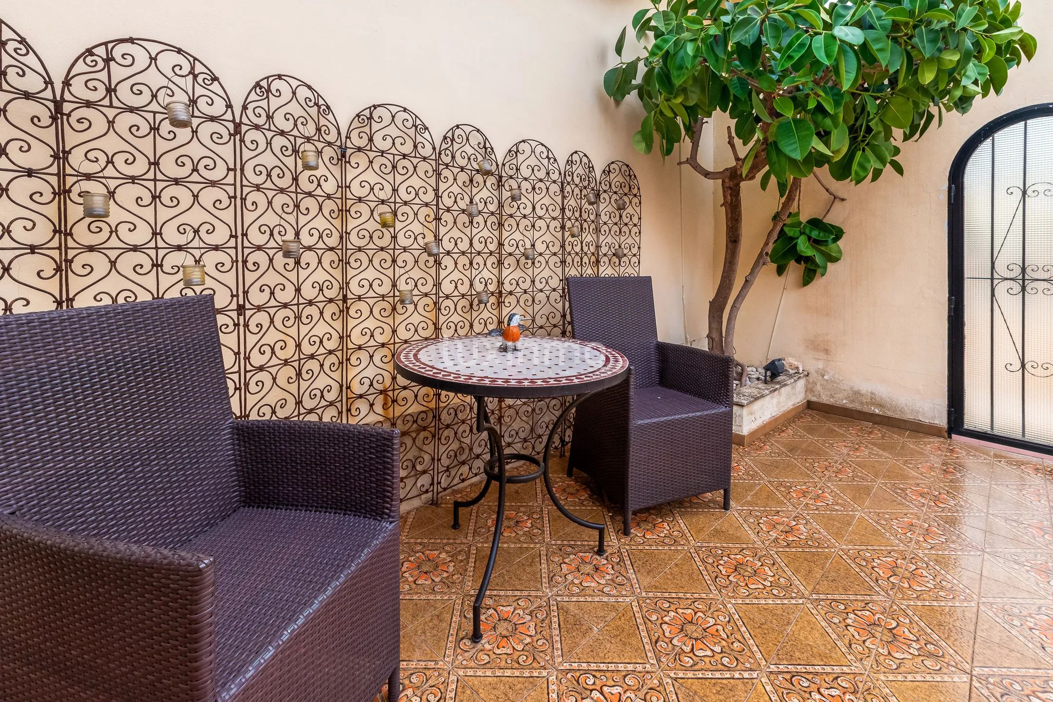 Очаровательный дом с потрясающим внутренним двором и бассейном в Альфас-дель-Пи — photo 28