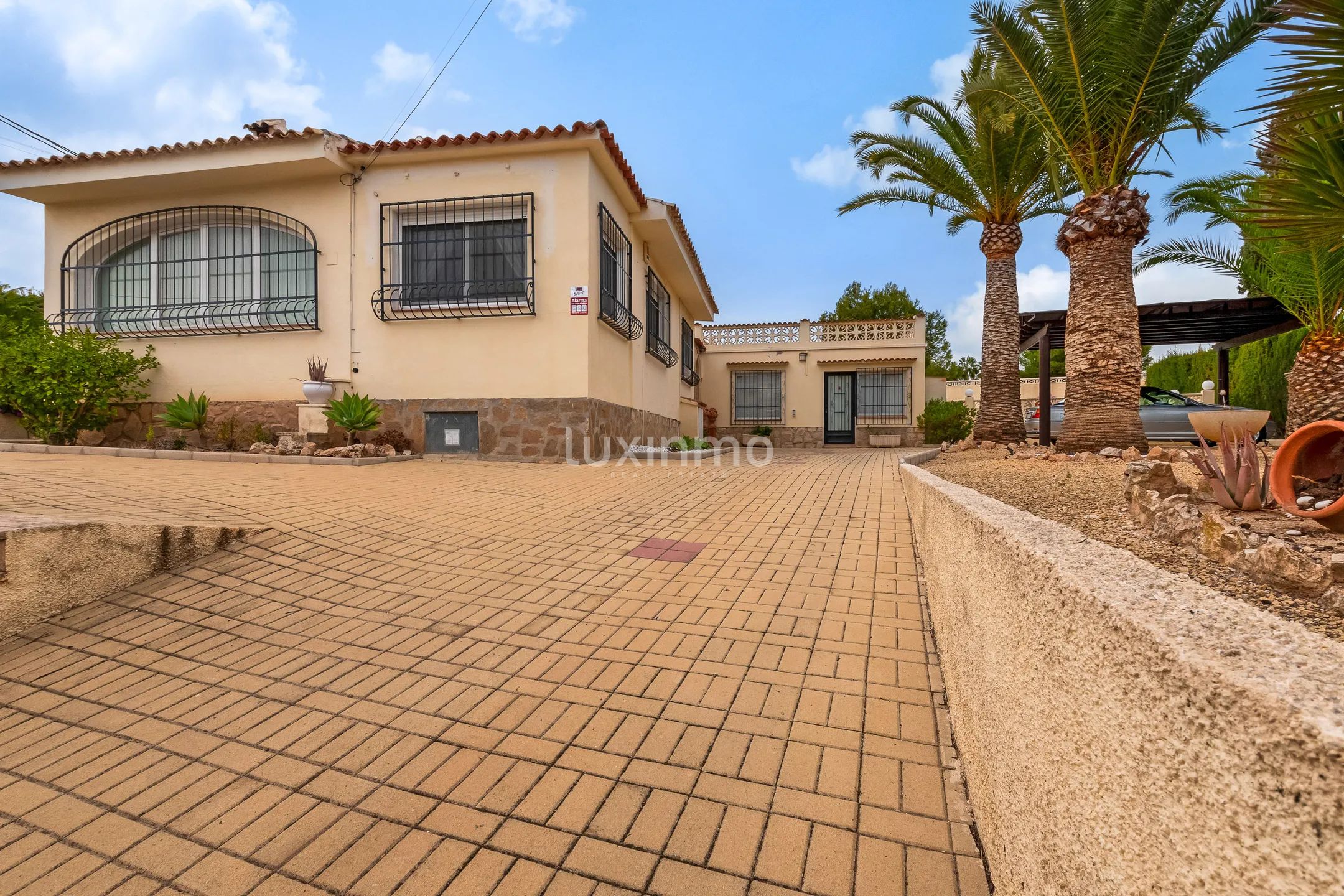 Charmante maison avec magnifique patio et piscine à Alfáz del Pi — photo 2