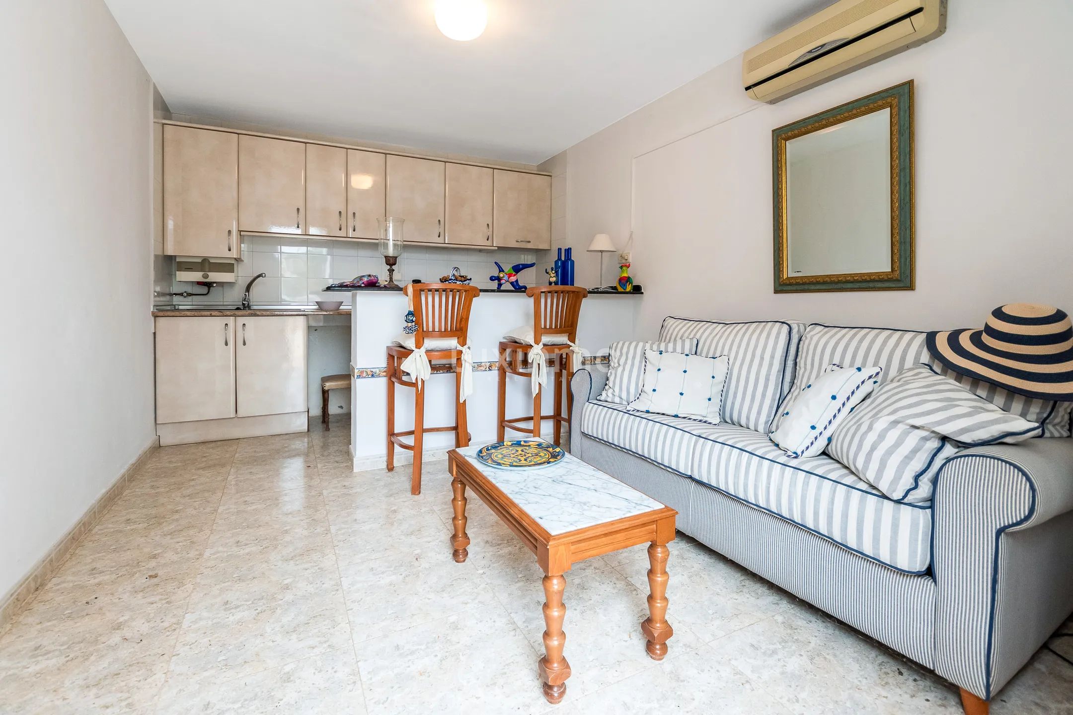 Очаровательный дом с потрясающим внутренним двором и бассейном в Альфас-дель-Пи — photo 22