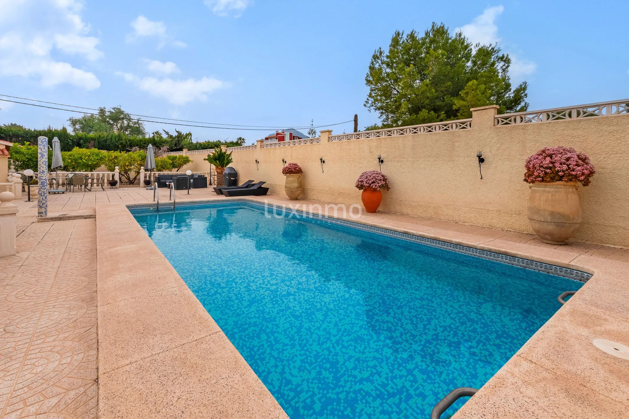 Charmante maison avec magnifique patio et piscine à Alfáz del Pi — photo 30