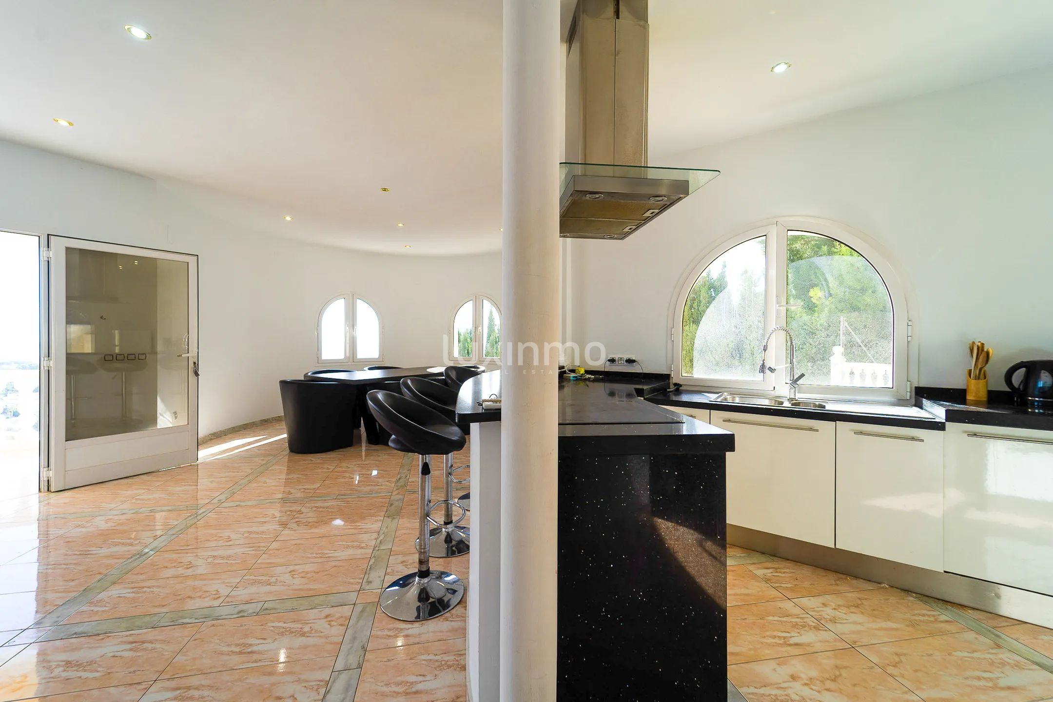 Impresionante villa de estilo mediterráneo con vistas al mar en Calpe — photo 7