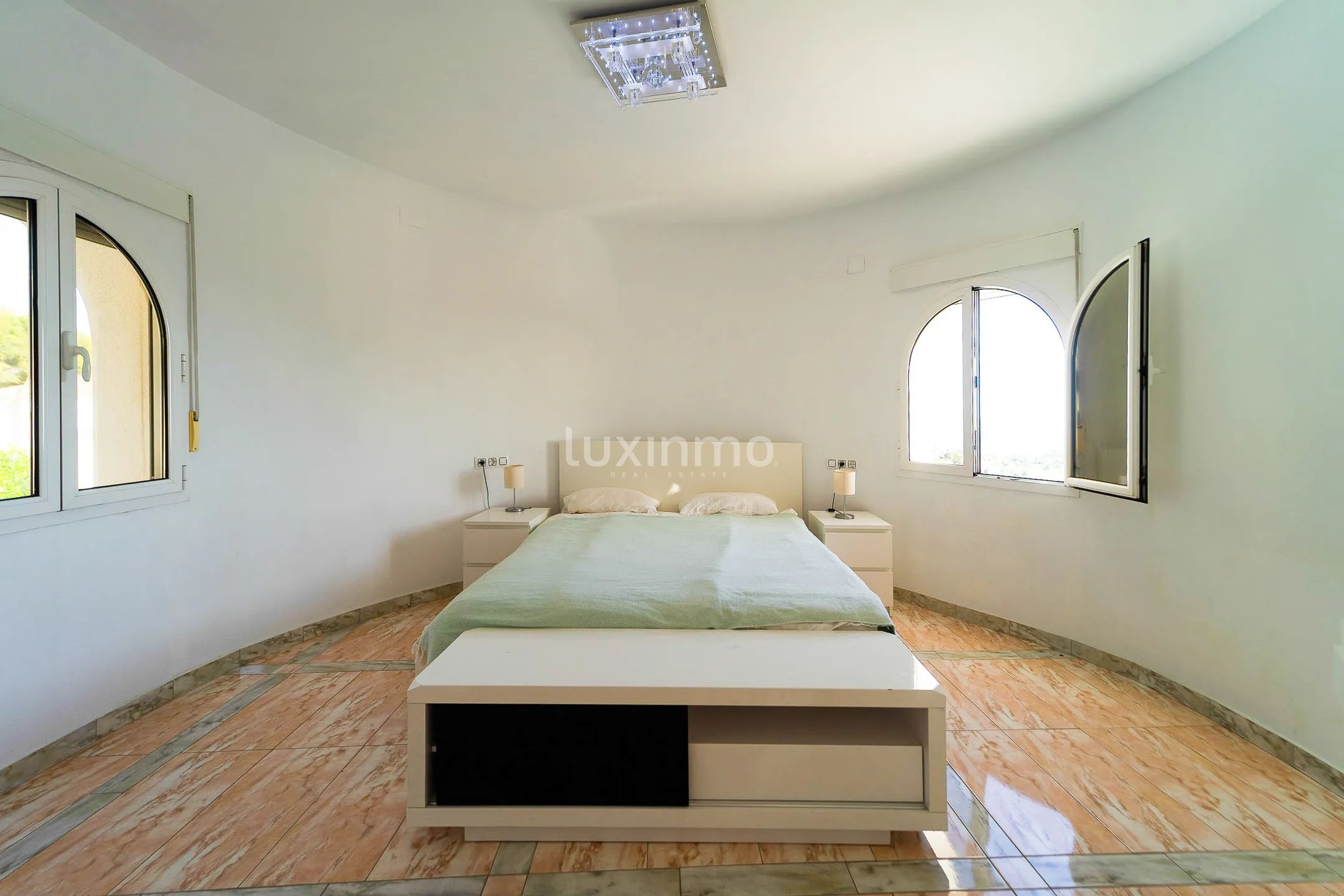 Impresionante villa de estilo mediterráneo con vistas al mar en Calpe — photo 12