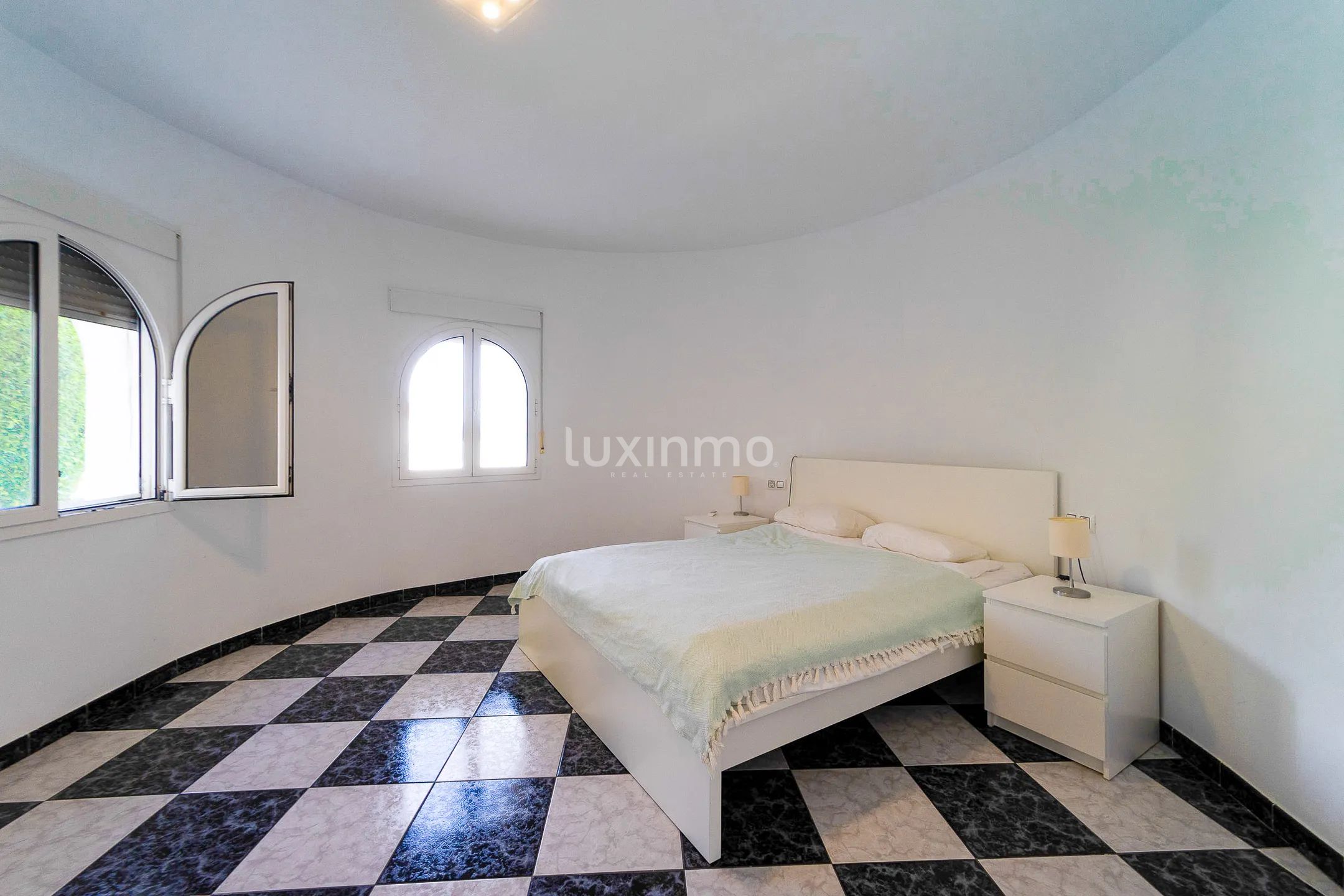 Stunning mediterranean style villa with sea views in Calpe — photo 25