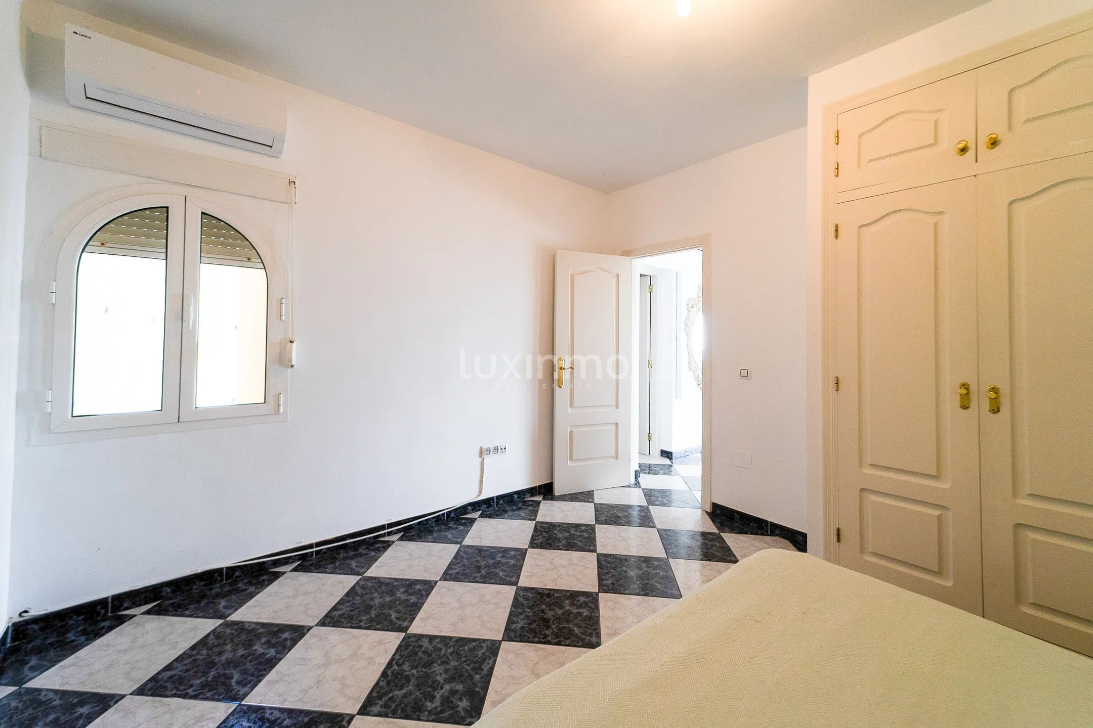 Stunning mediterranean style villa with sea views in Calpe — photo 27