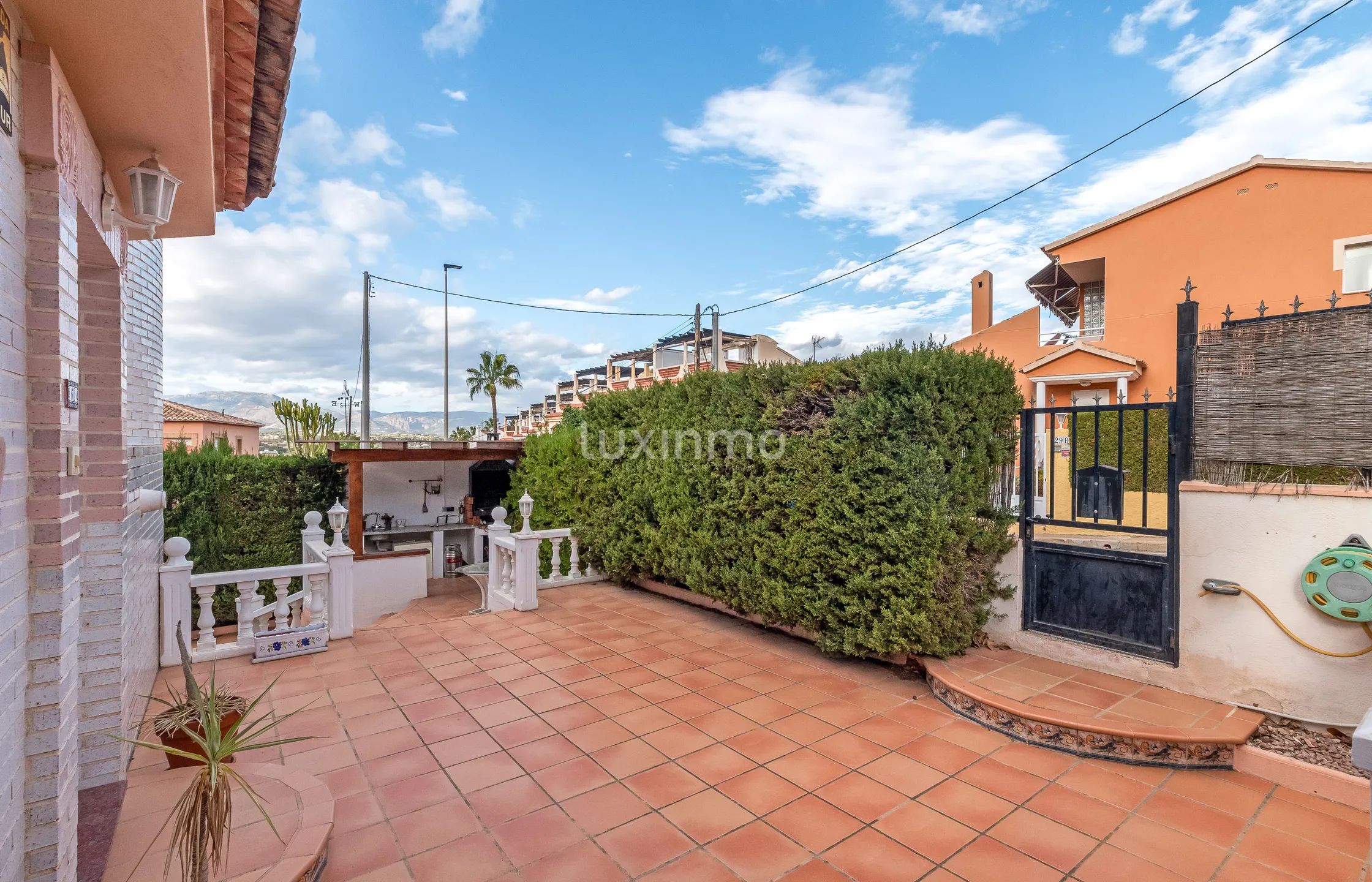 Charmigt parhus till salu i Albir — photo 34