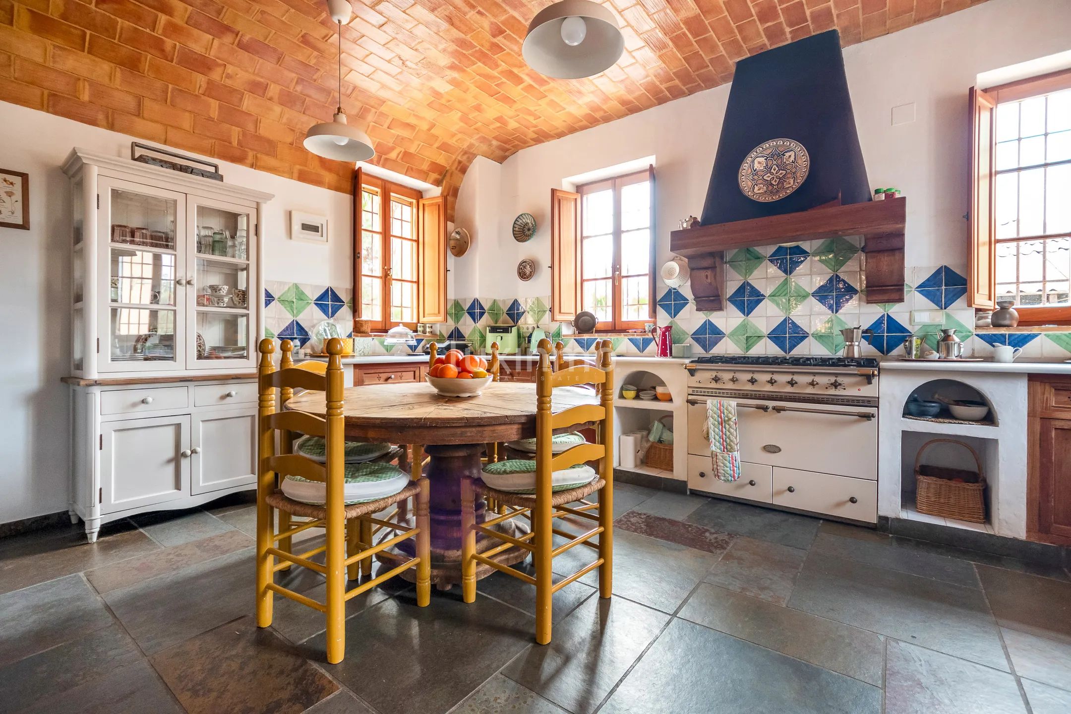 Finca reformada con casa de invitados y piscina en Mutxamel — photo 10