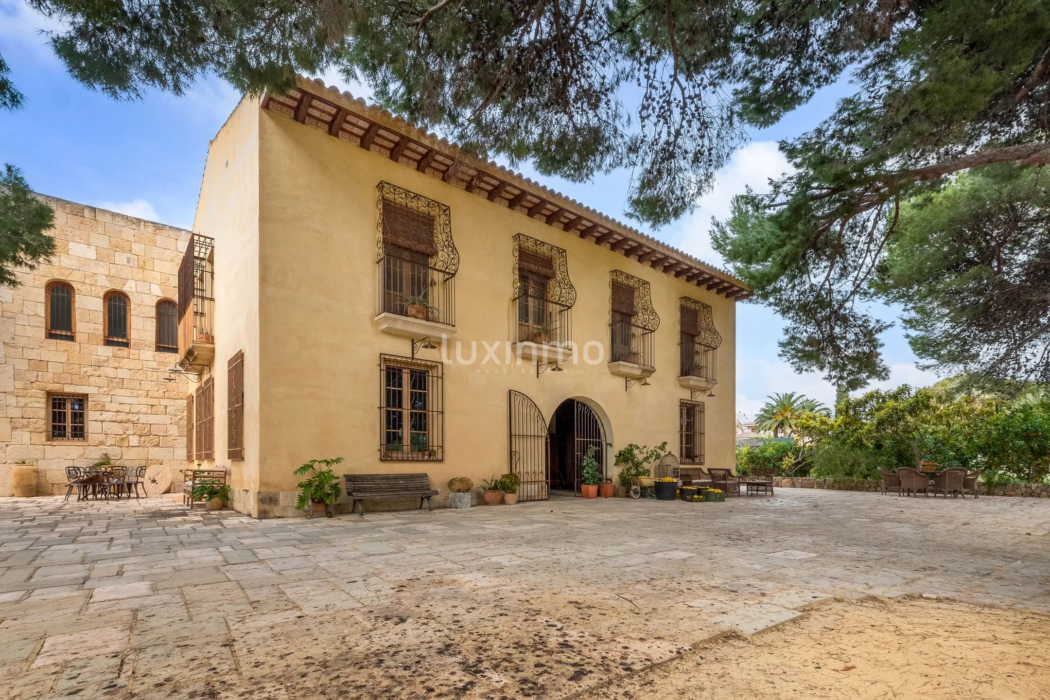 Stunning remodelled finca with guest house and pool in Mutxamel