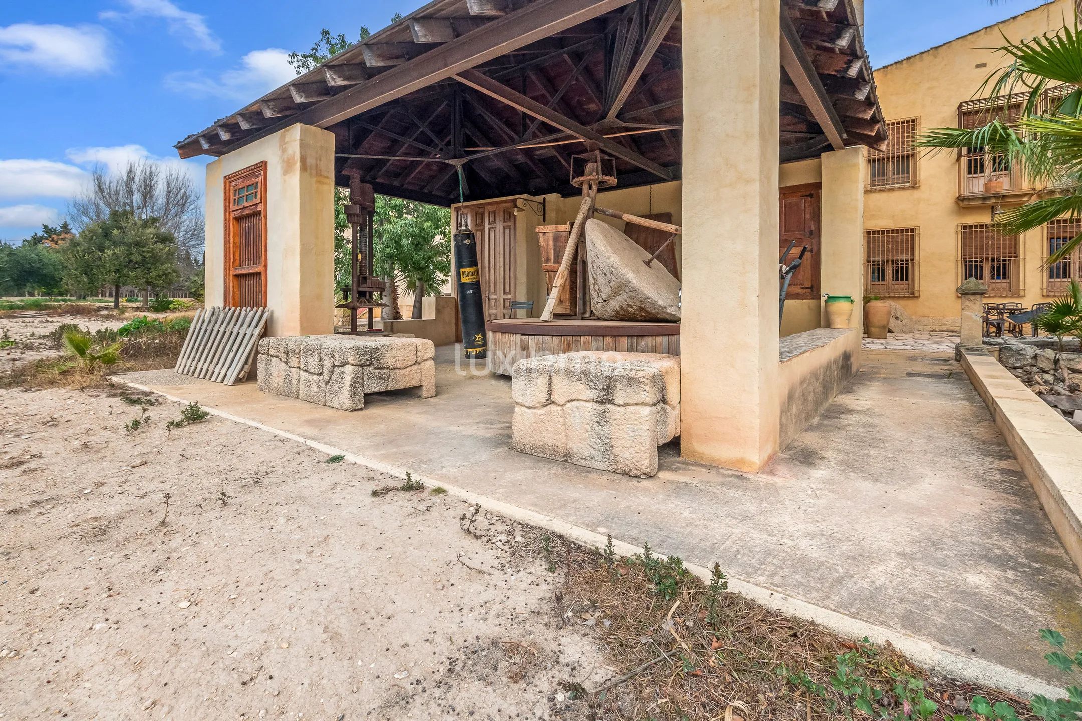 Finca reformada con casa de invitados y piscina en Mutxamel — photo 51