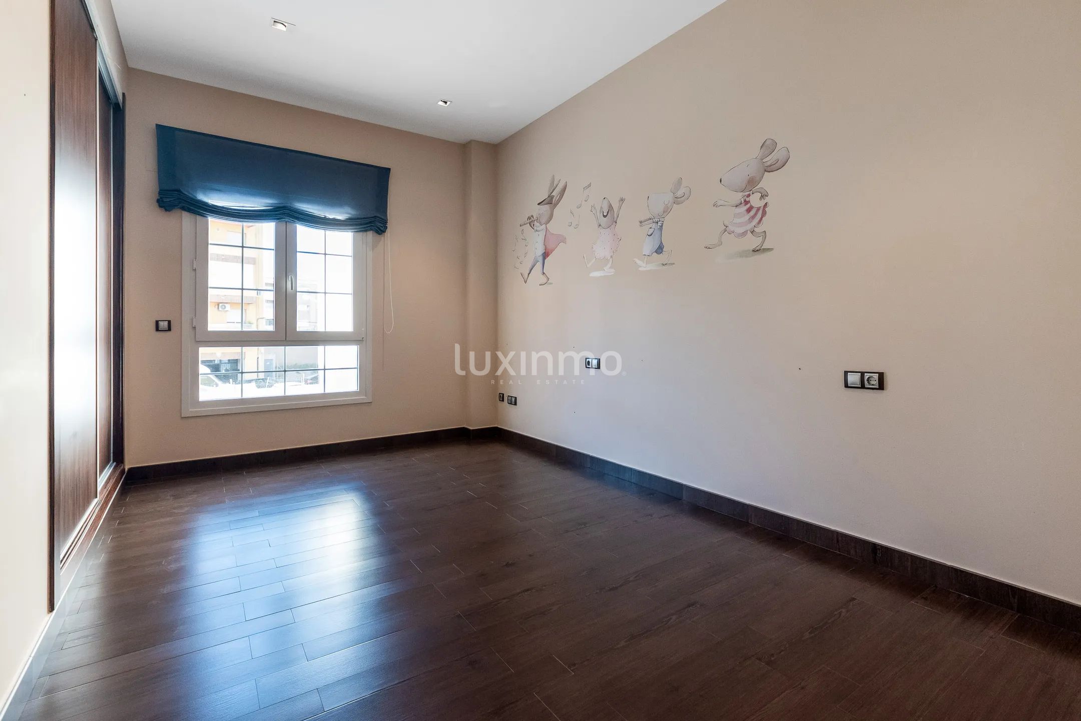 Luxuriöse Doppelhaushälfte in Mutxamel Centre mit atemberaubender Ausstattung — photo 26