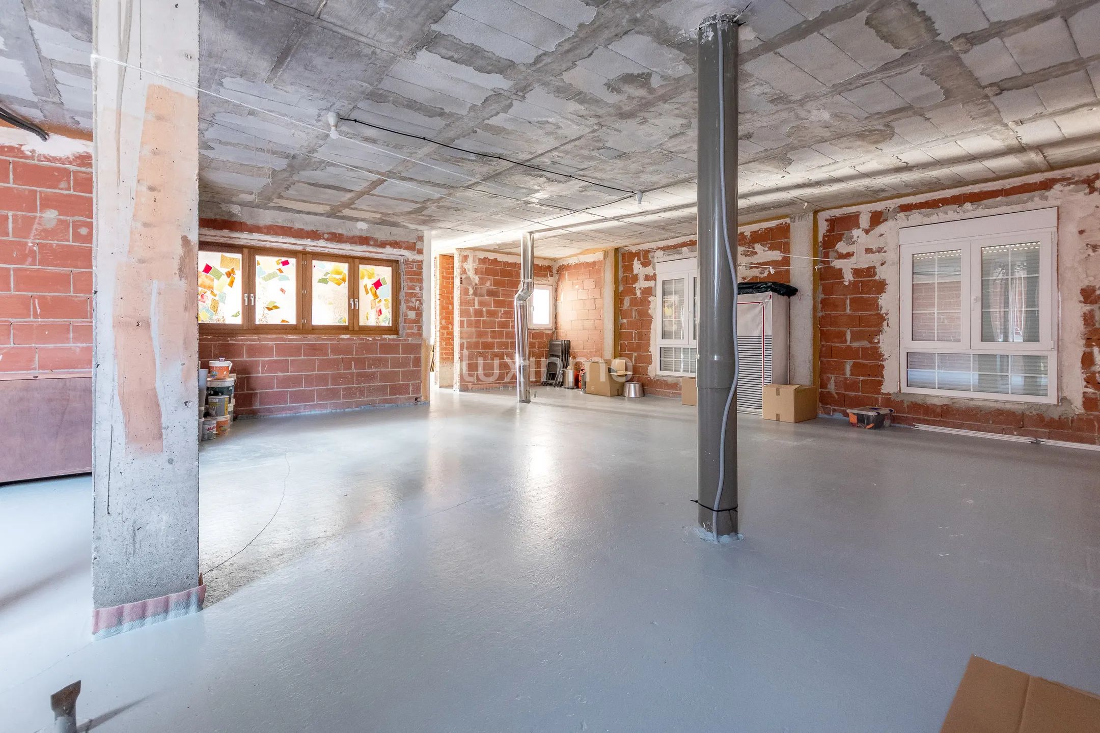 Luksusowy dom w zabudowie bliźniaczej w centrum Mutxamel z oszałamiającymi funkcjami — photo 48