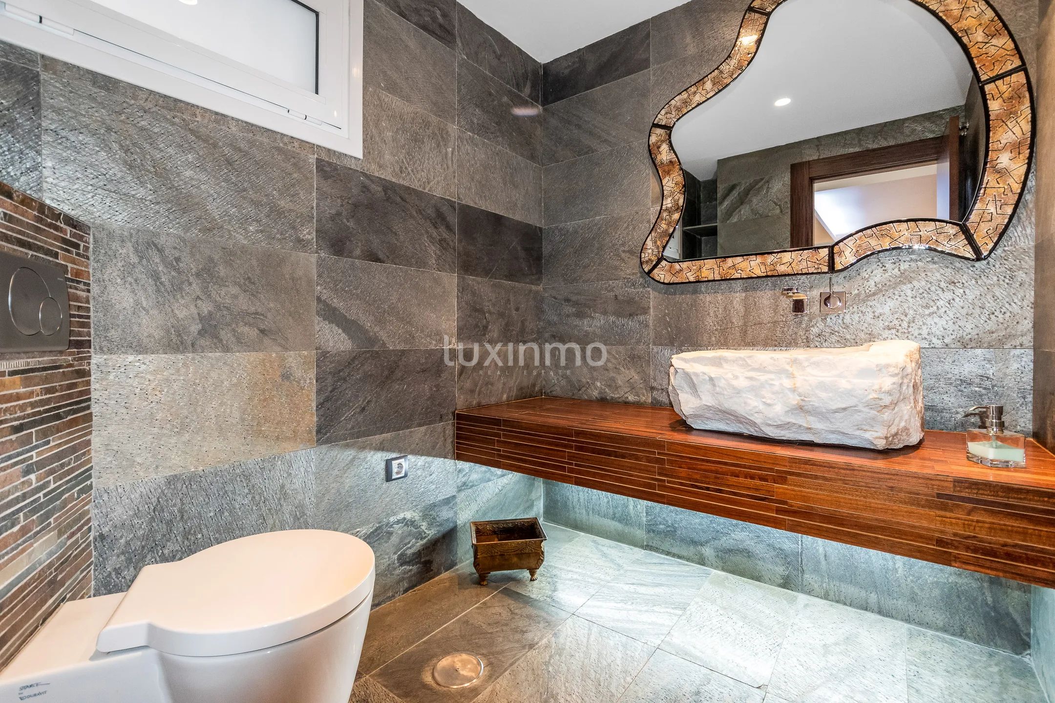 Luksusowy dom w zabudowie bliźniaczej w centrum Mutxamel z oszałamiającymi funkcjami — photo 13