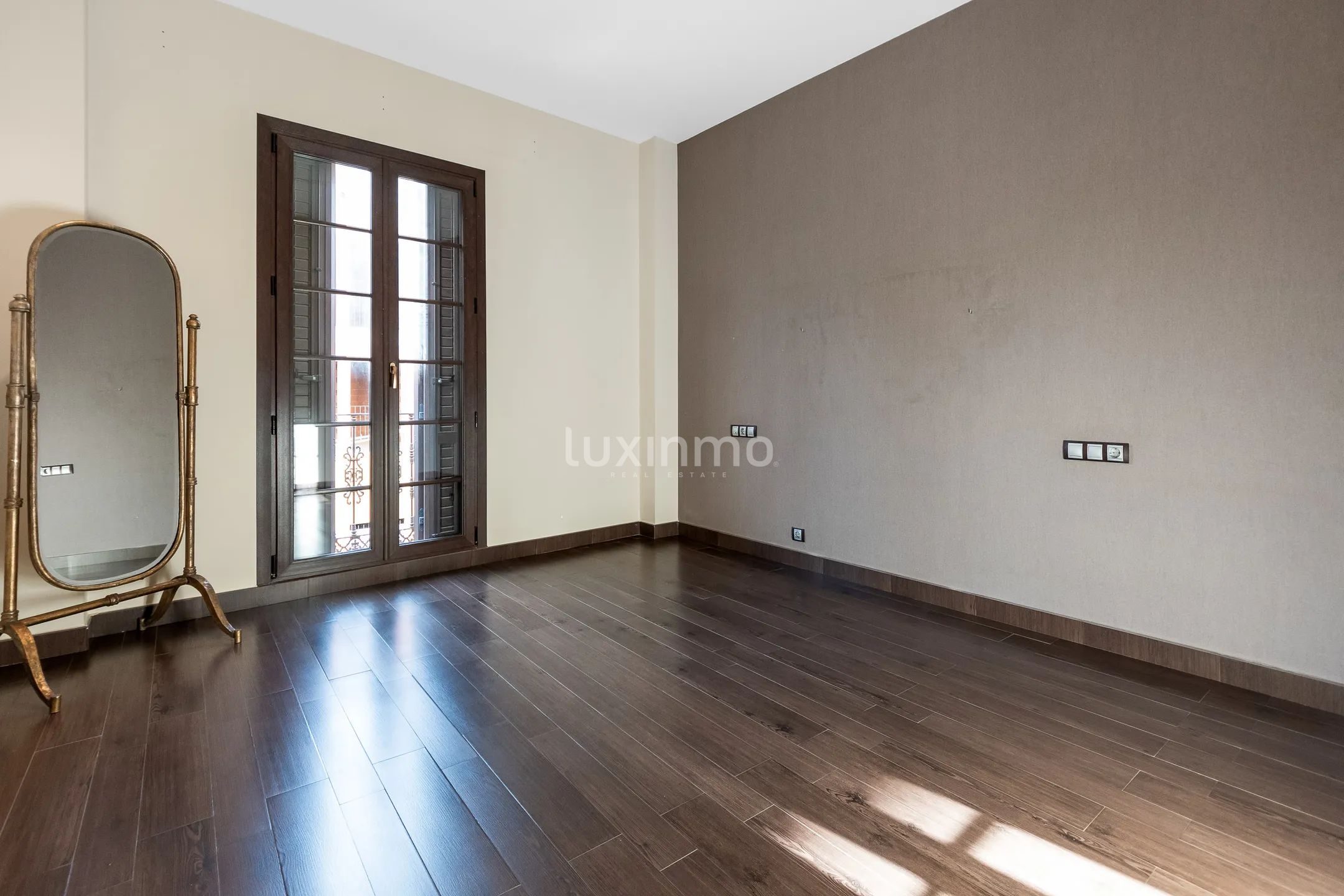 Luksusowy dom w zabudowie bliźniaczej w centrum Mutxamel z oszałamiającymi funkcjami — photo 20