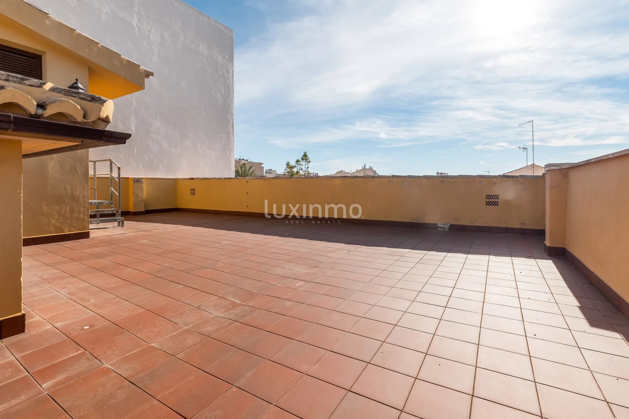 Luxuriöse Doppelhaushälfte in Mutxamel Centre mit atemberaubender Ausstattung — photo 33