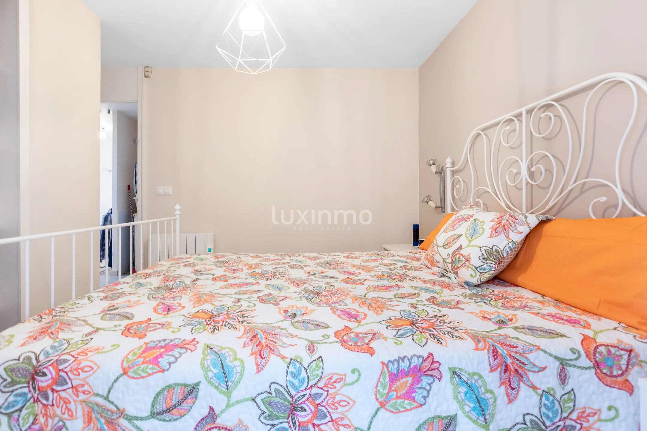 Refurbished penthouse with stunning harbour and sea views in El Campello — photo 17