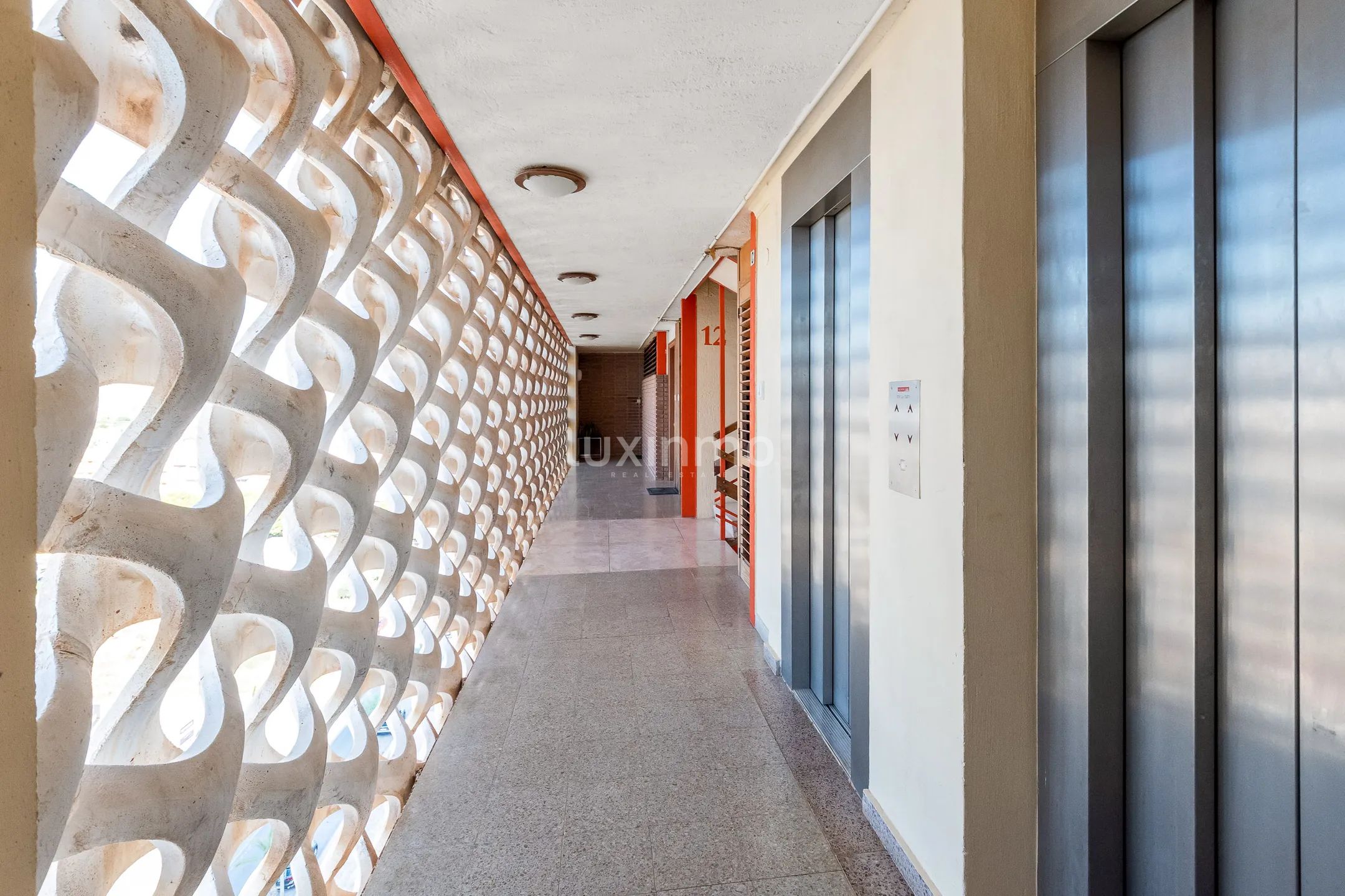 Refurbished penthouse with stunning harbour and sea views in El Campello — photo 28