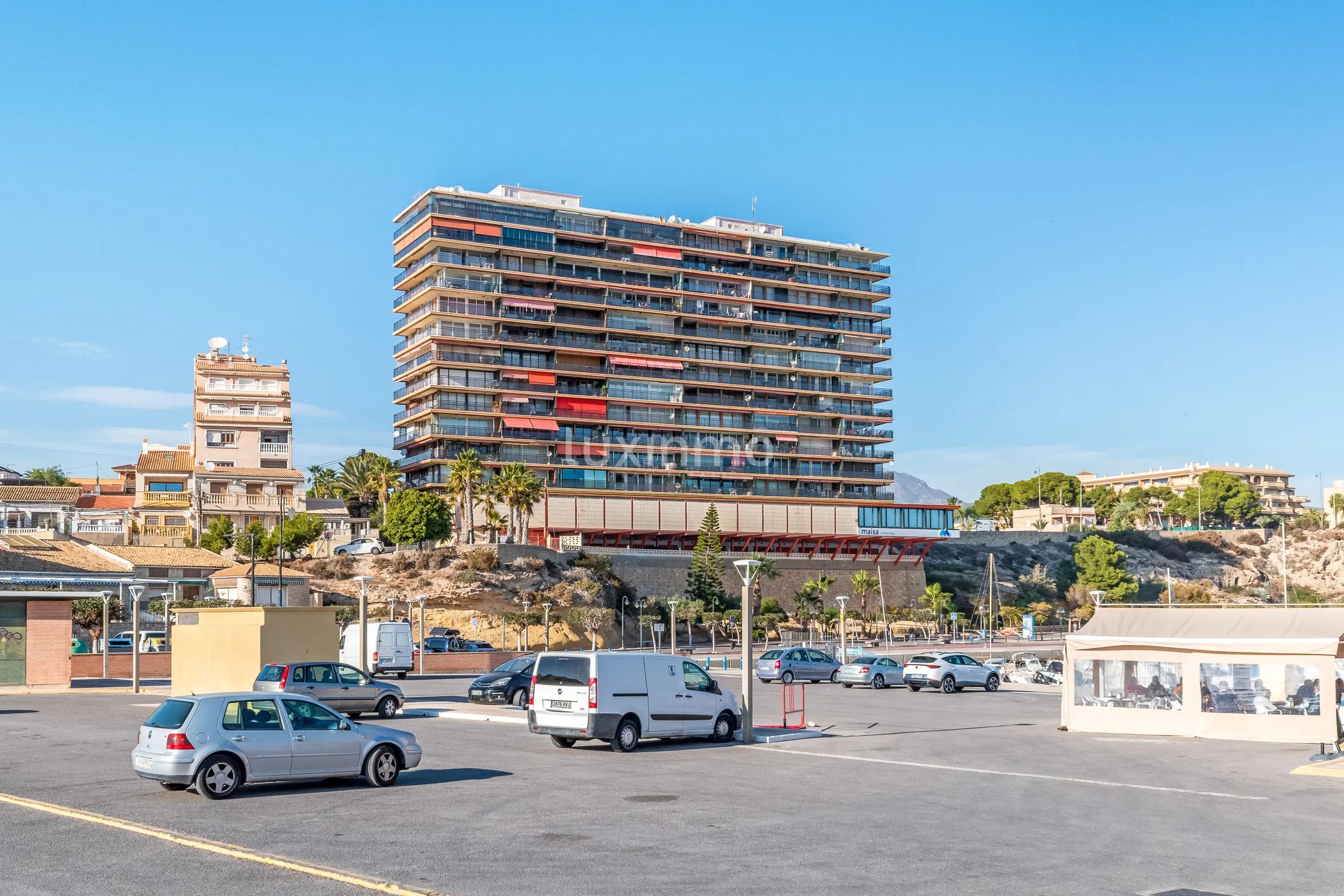 Renoverad takvåning med fantastisk utsikt över hamnen och havet i El Campello — photo 31